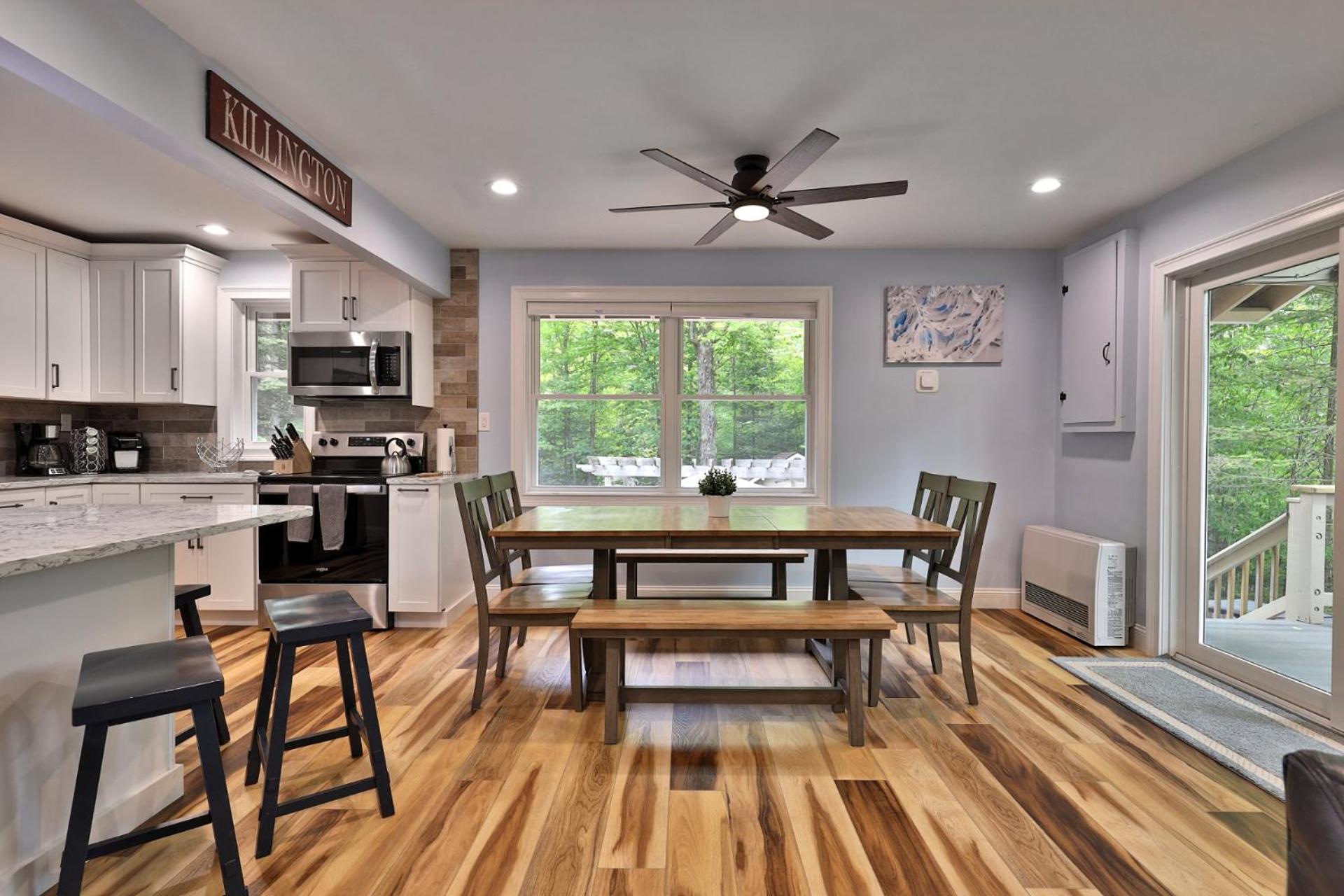 Fun In Fun Out Ski Home - 6 BR 4BA, Two Hot Tubs, Two Saunas, Two Levels, BBQ