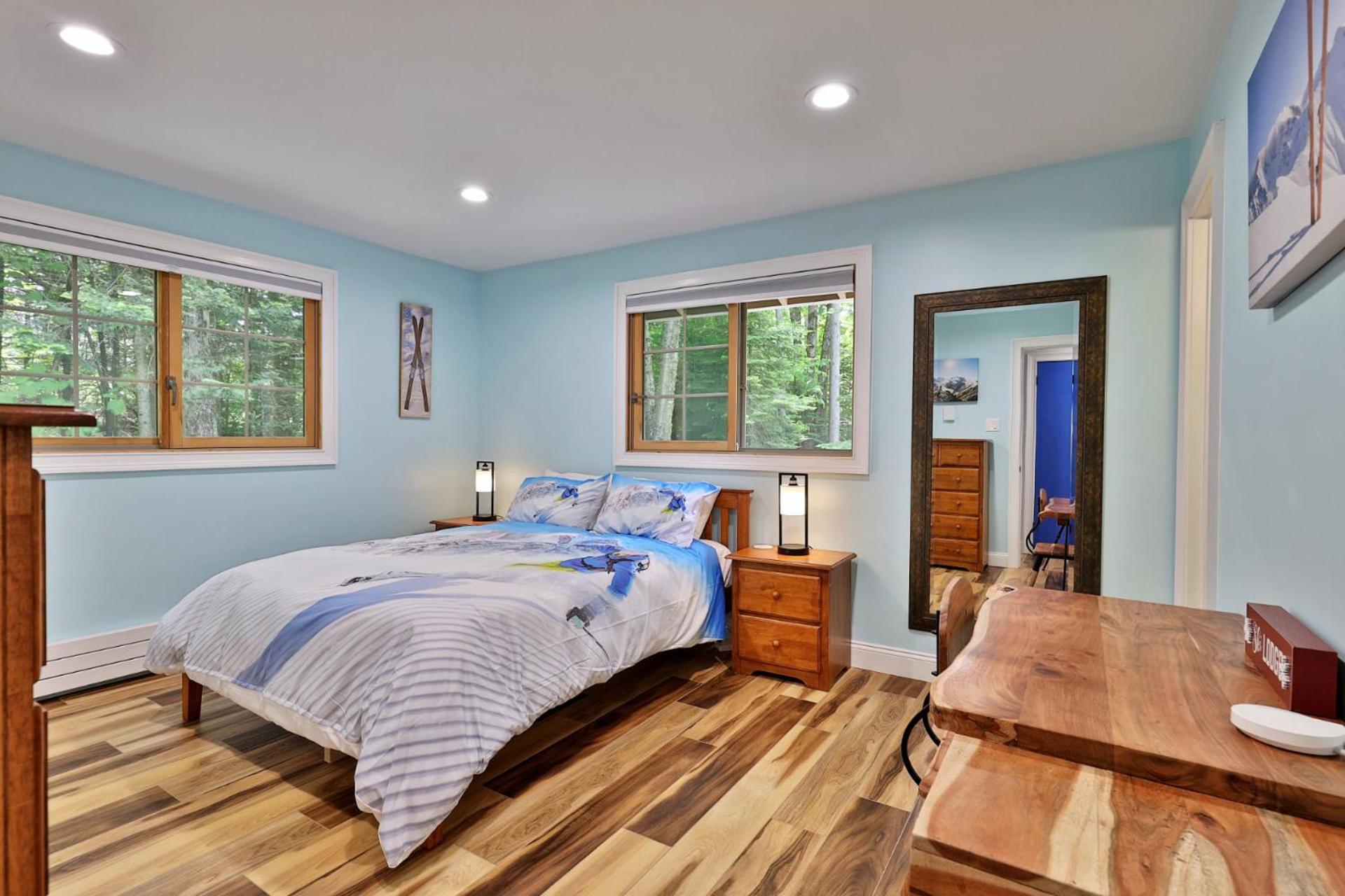Fun In Fun Out Ski Home - 6 BR 4BA, Two Hot Tubs, Two Saunas, Two Levels, BBQ