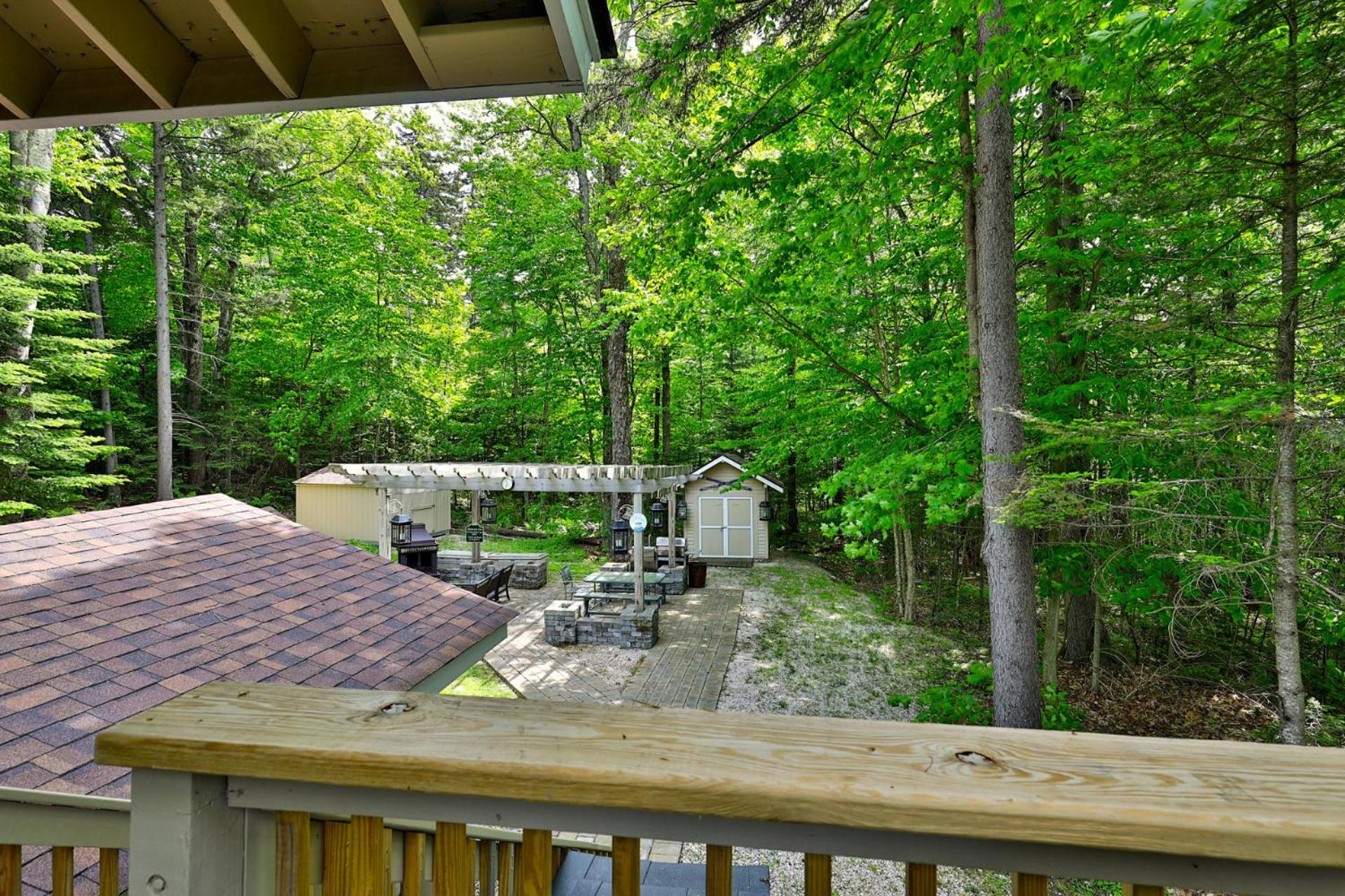 Fun In Fun Out Ski Home - 6 BR 4BA, Two Hot Tubs, Two Saunas, Two Levels, BBQ