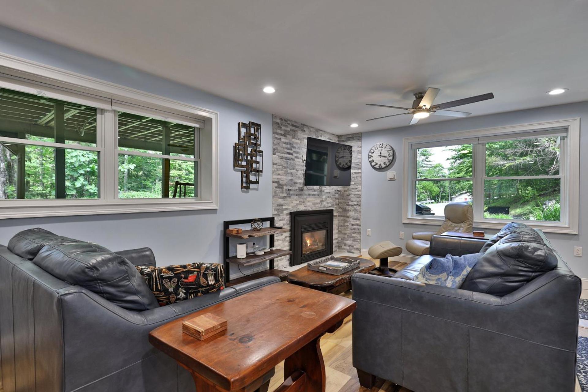 Fun In Fun Out Ski Home - 6 BR 4BA, Two Hot Tubs, Two Saunas, Two Levels, BBQ