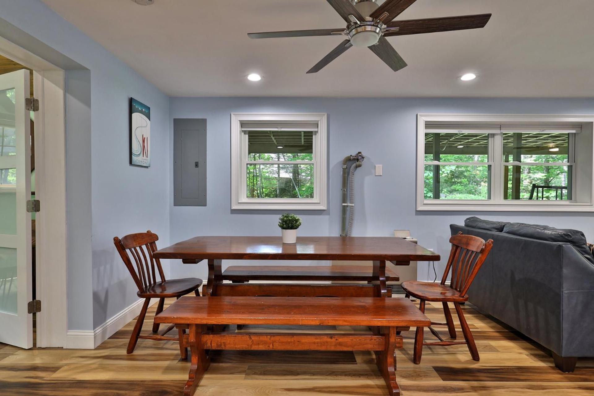 Fun In Fun Out Ski Home - 6 BR 4BA, Two Hot Tubs, Two Saunas, Two Levels, BBQ