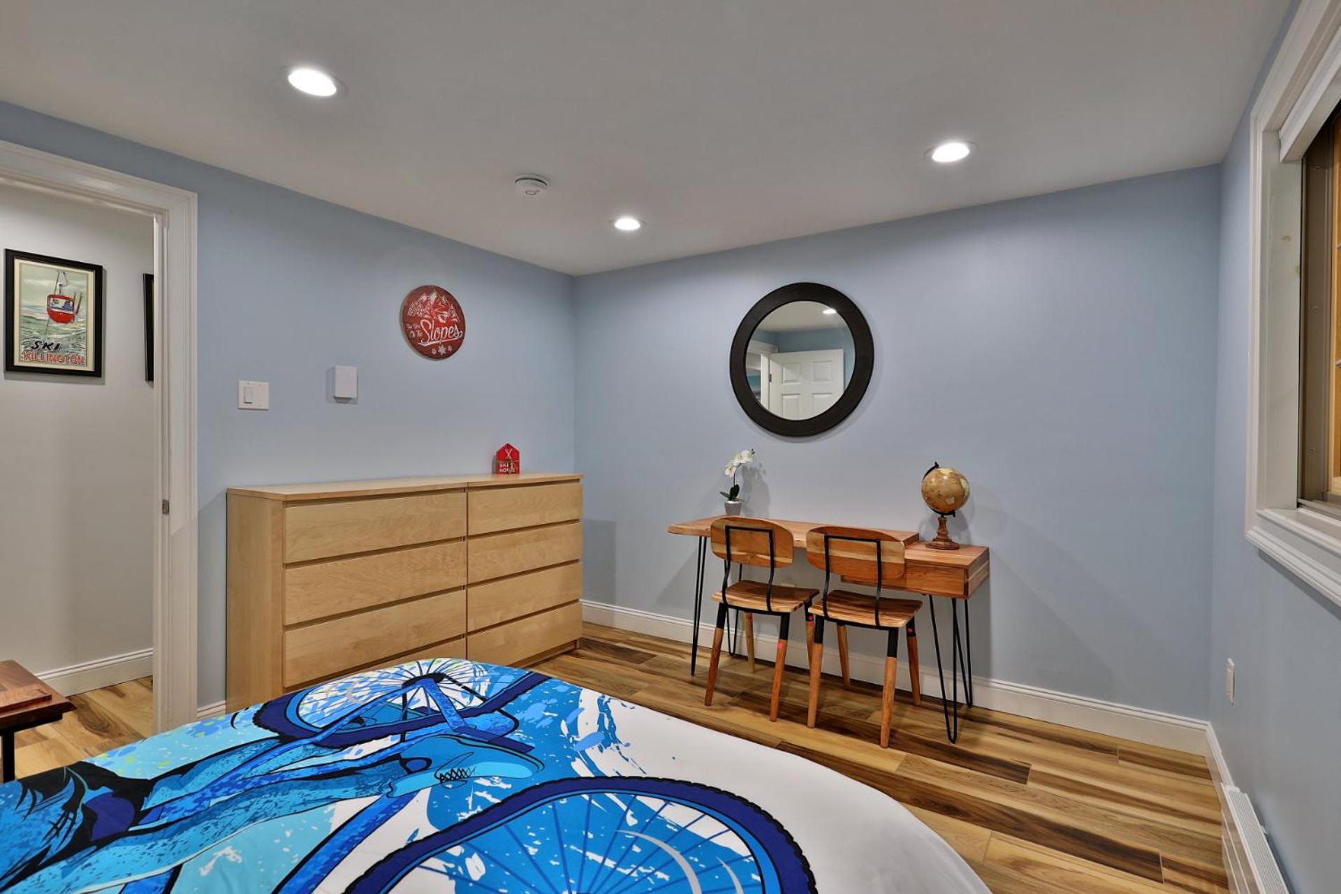 Fun In Fun Out Ski Home - 6 BR 4BA, Two Hot Tubs, Two Saunas, Two Levels, BBQ