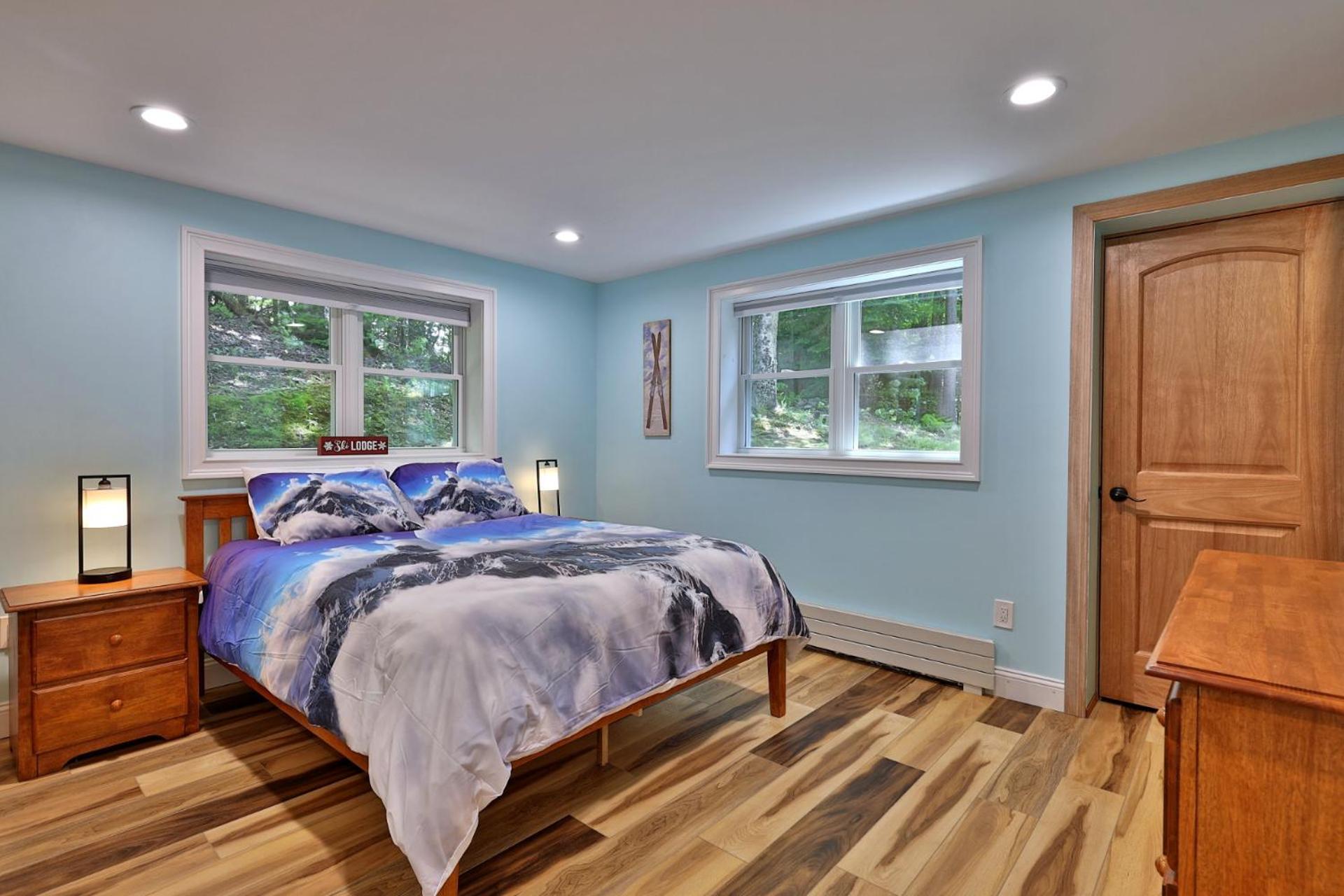 Fun In Fun Out Ski Home - 6 BR 4BA, Two Hot Tubs, Two Saunas, Two Levels, BBQ