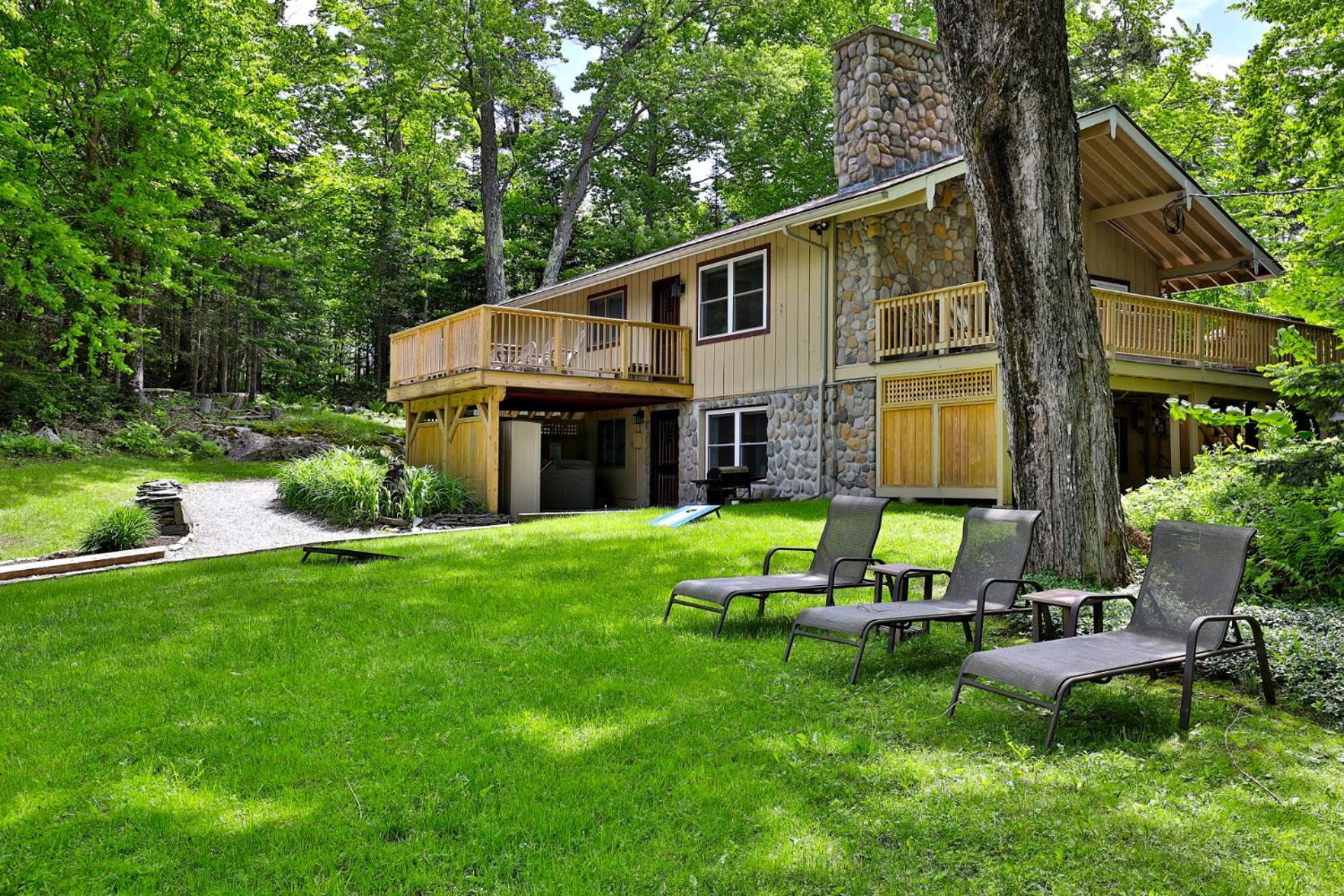 Fun In Fun Out Ski Home - 6 BR 4BA, Two Hot Tubs, Two Saunas, Two Levels, BBQ