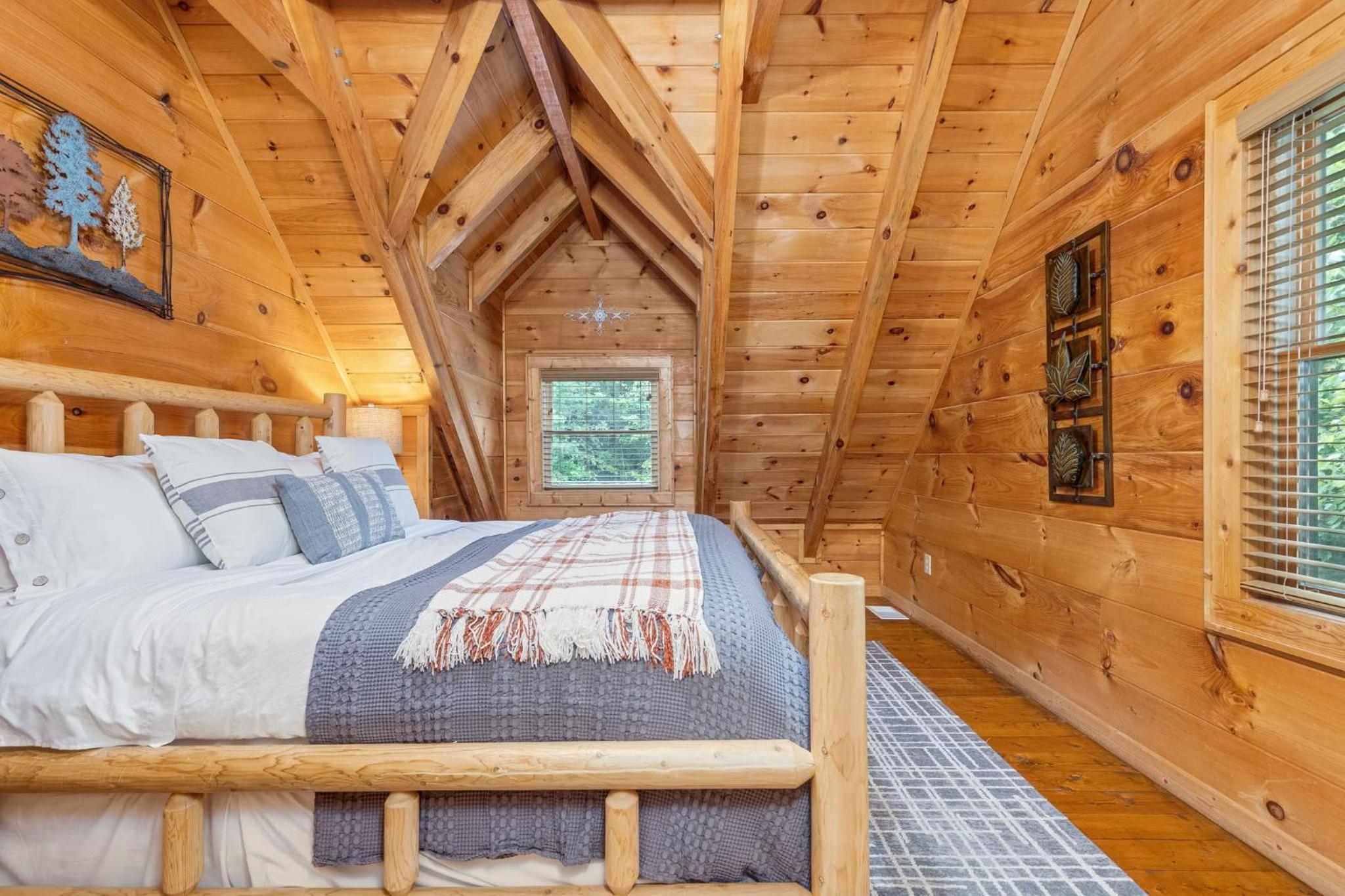 Elegant & Cozy Cabin Near Pigeon Forge view 3