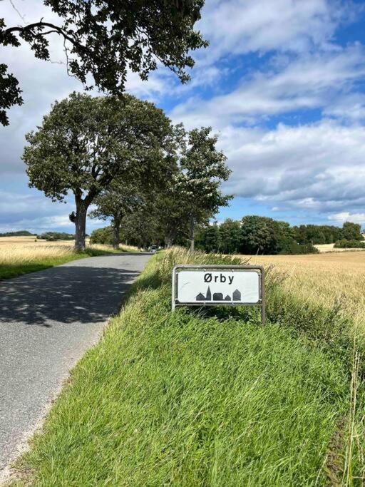 Hyggeligt sommerhus med privat have