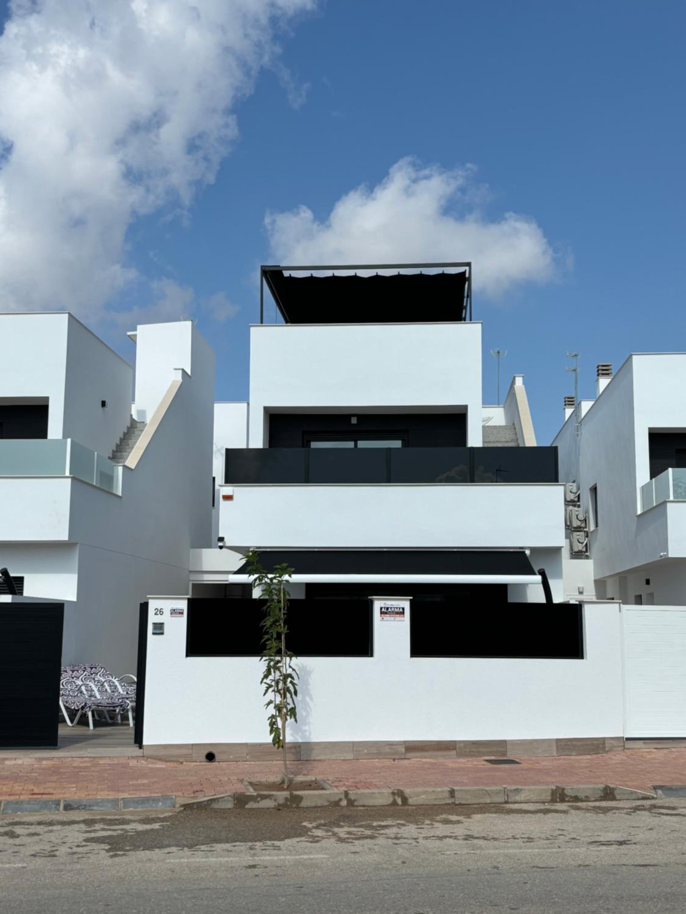 Casa Blanca y Negra