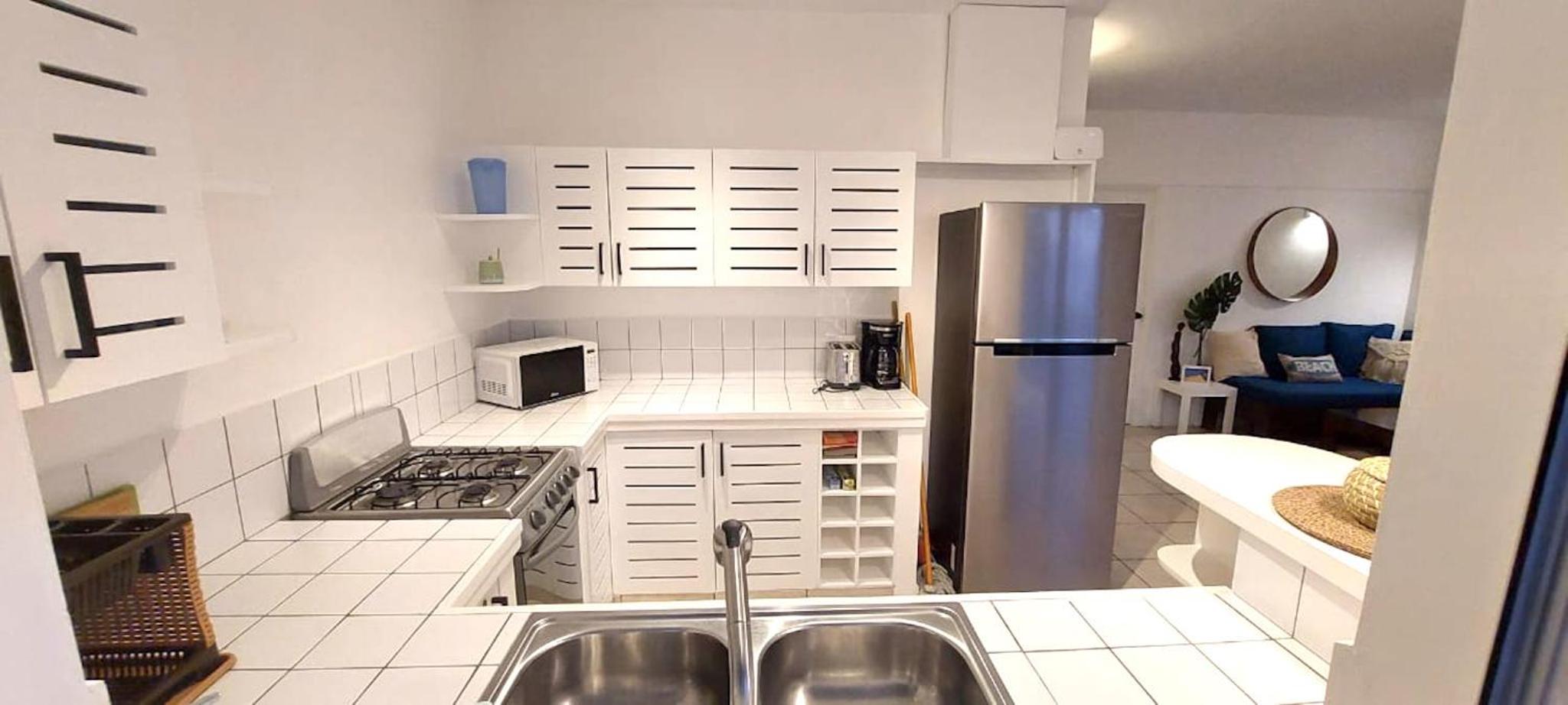 Beachfront Unit with Stunning Sunsets and Starlink Internet !