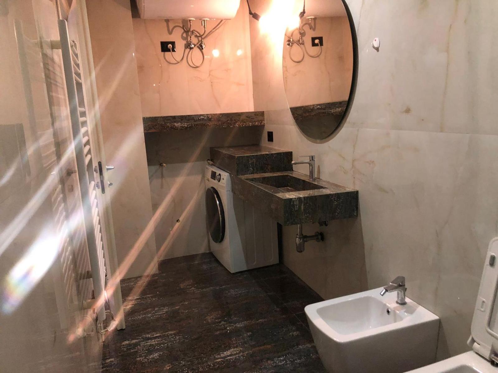 Tirent Apartment - Komuna e Parisit, Central 1