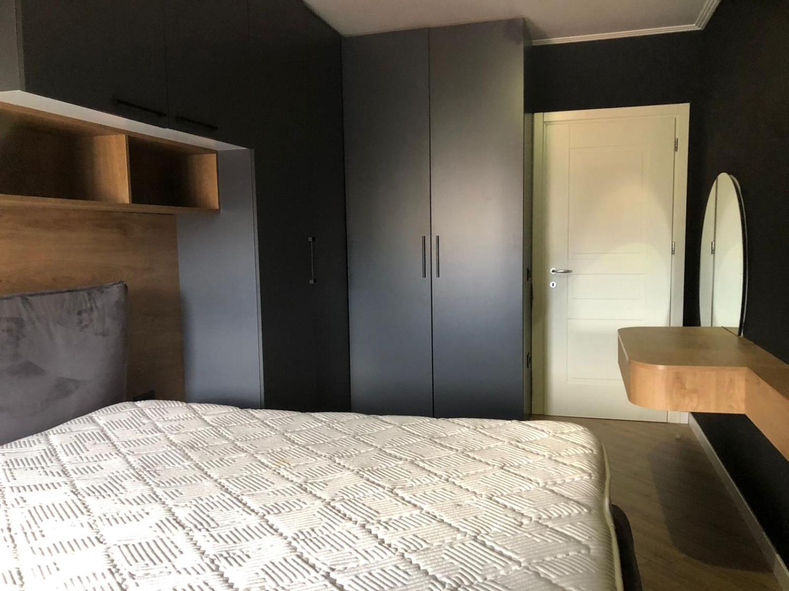 Tirent Apartment - Komuna e Parisit, Central 1