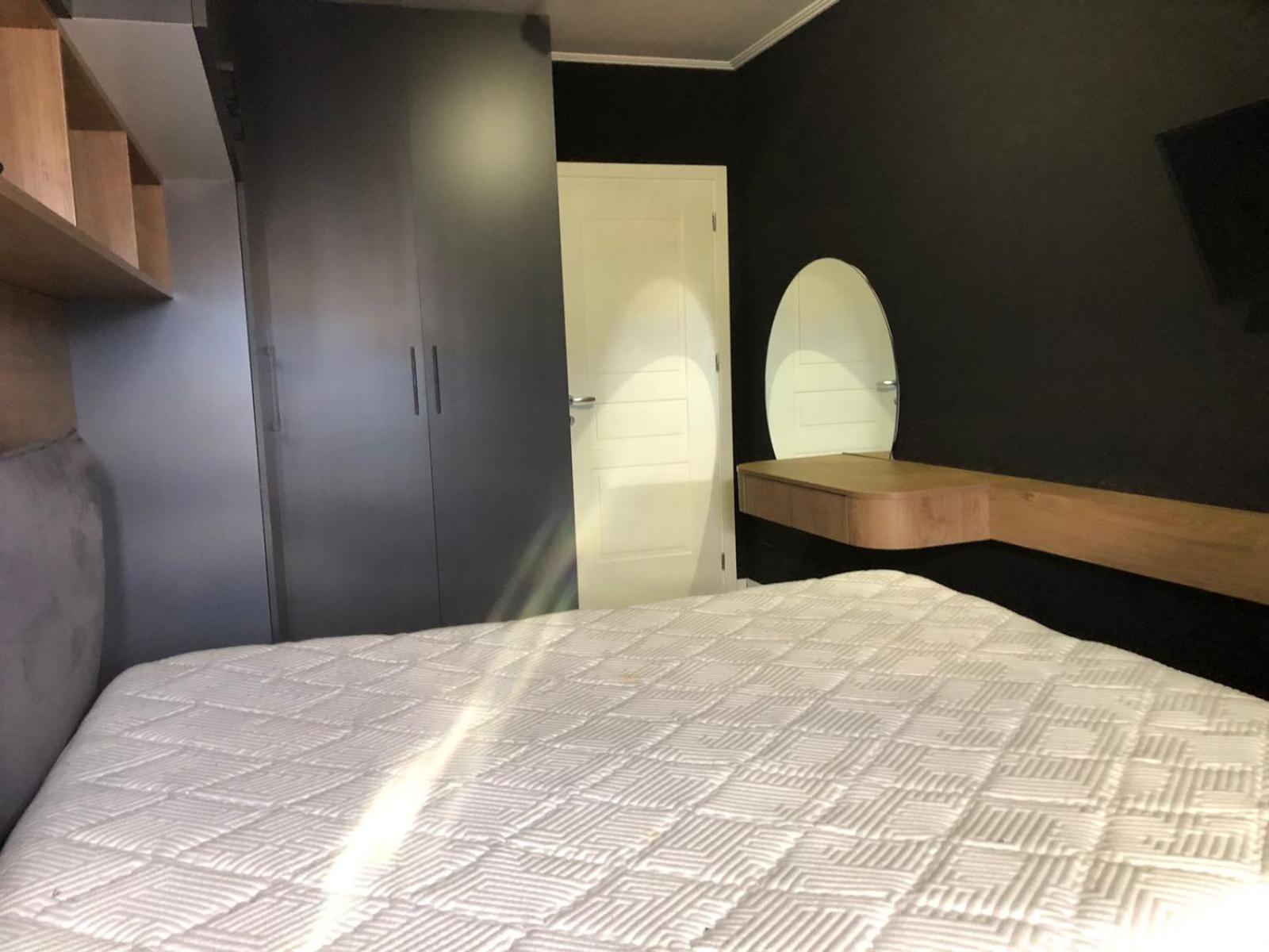 Tirent Apartment - Komuna e Parisit, Central 1