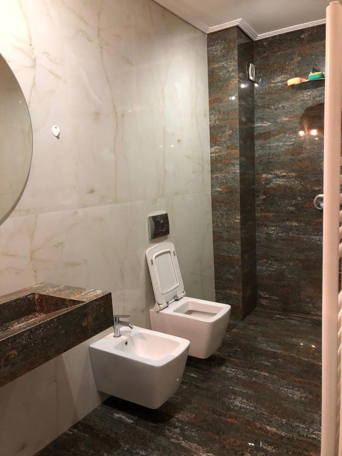 Tirent Apartment - Komuna e Parisit, Central 1