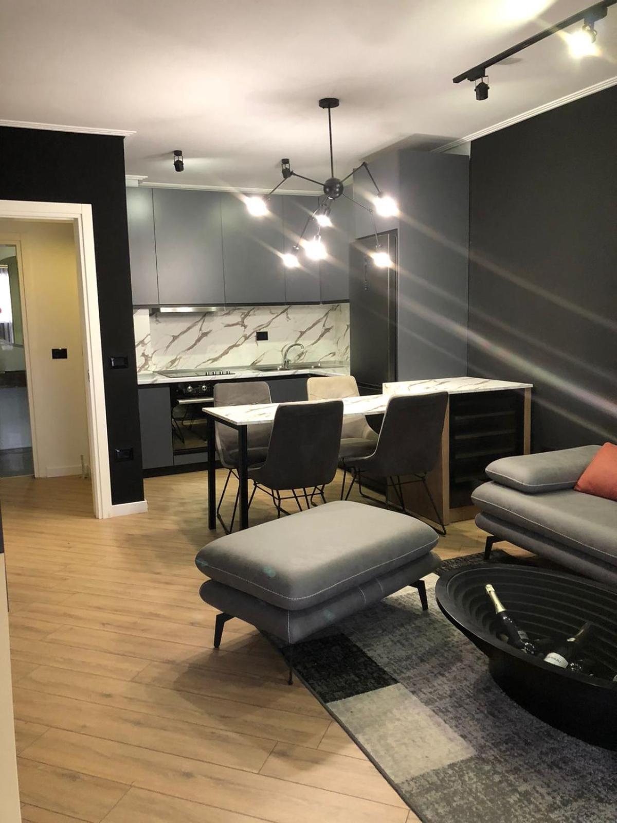 Tirent Apartment - Komuna e Parisit, Central 1