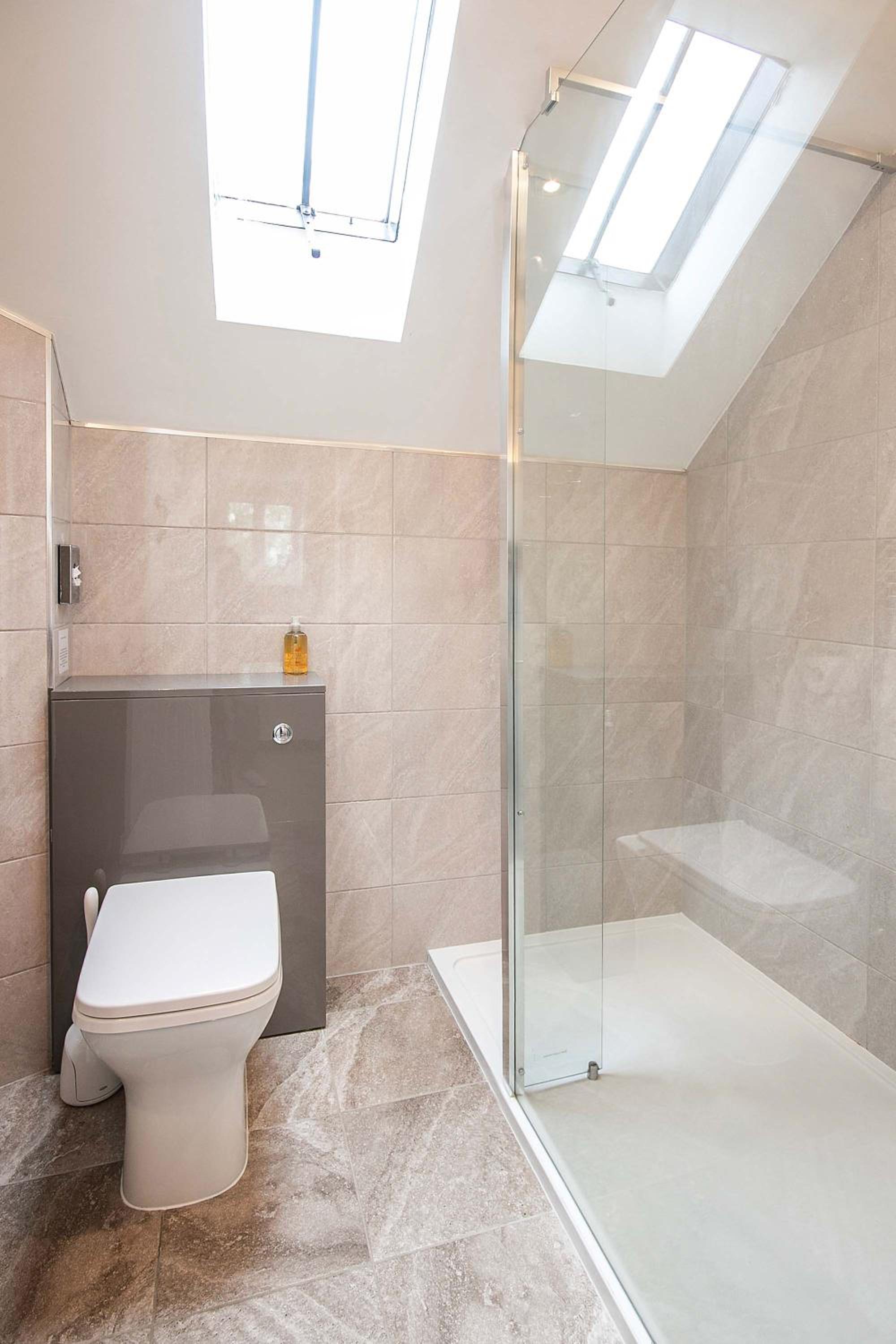 Coot Cottage - holiday house with fantastic lake views