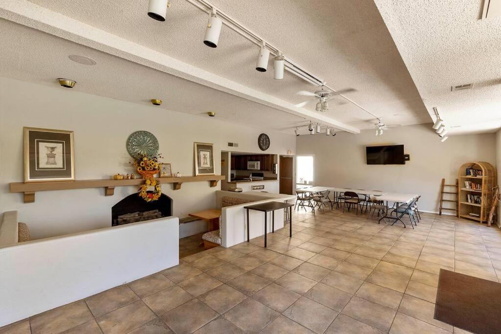 Old Town Condo with 2 King Size Suites view 3