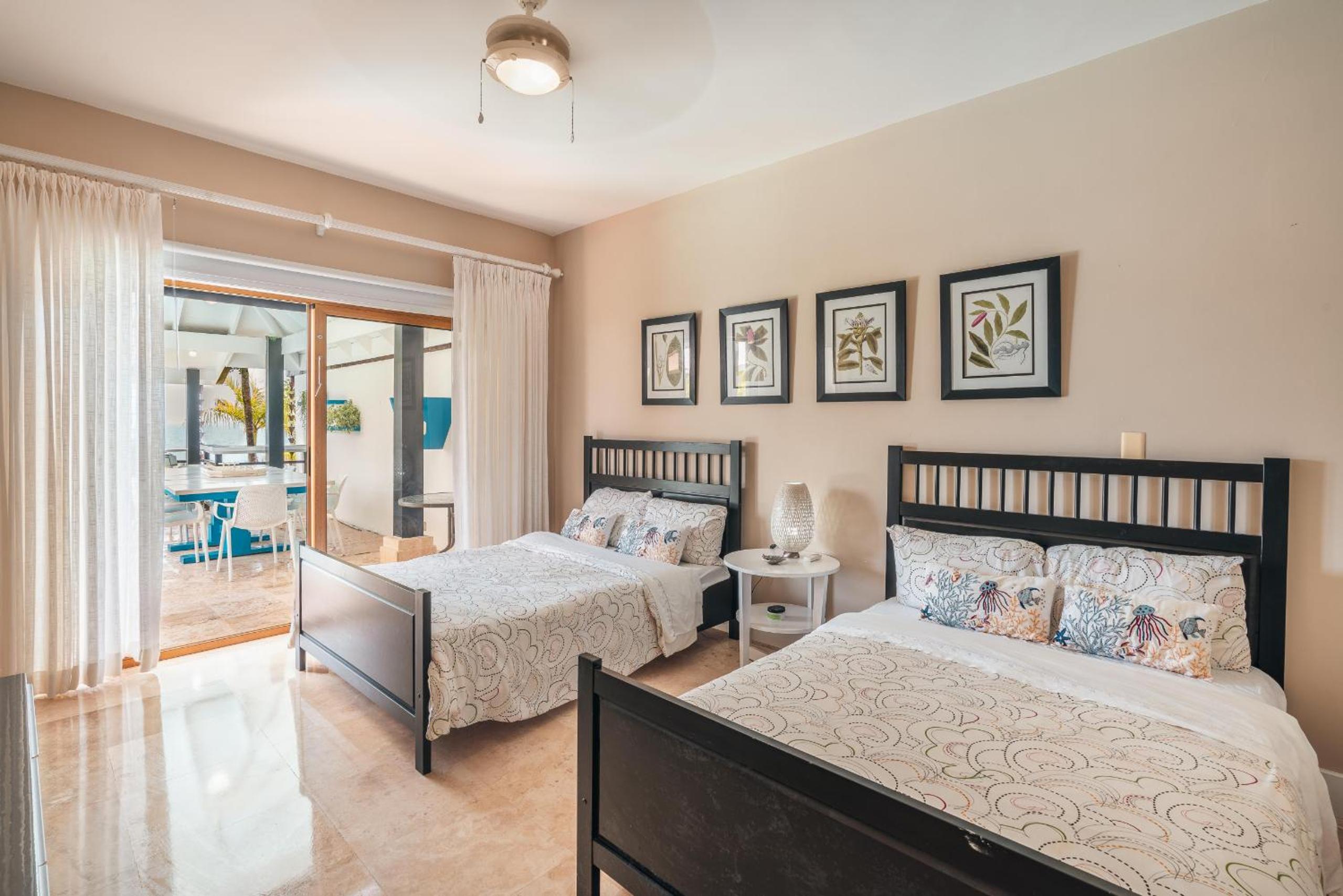 Magnificent villa with ocean view in Puerto Bahia