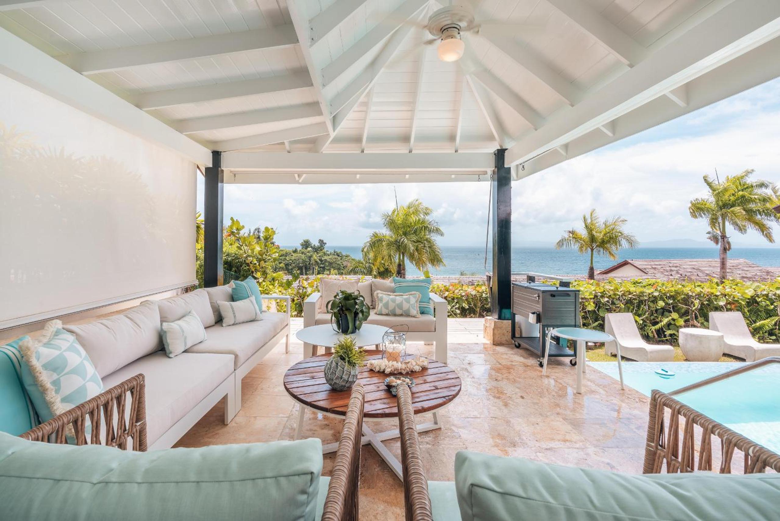 Magnificent villa with ocean view in Puerto Bahia