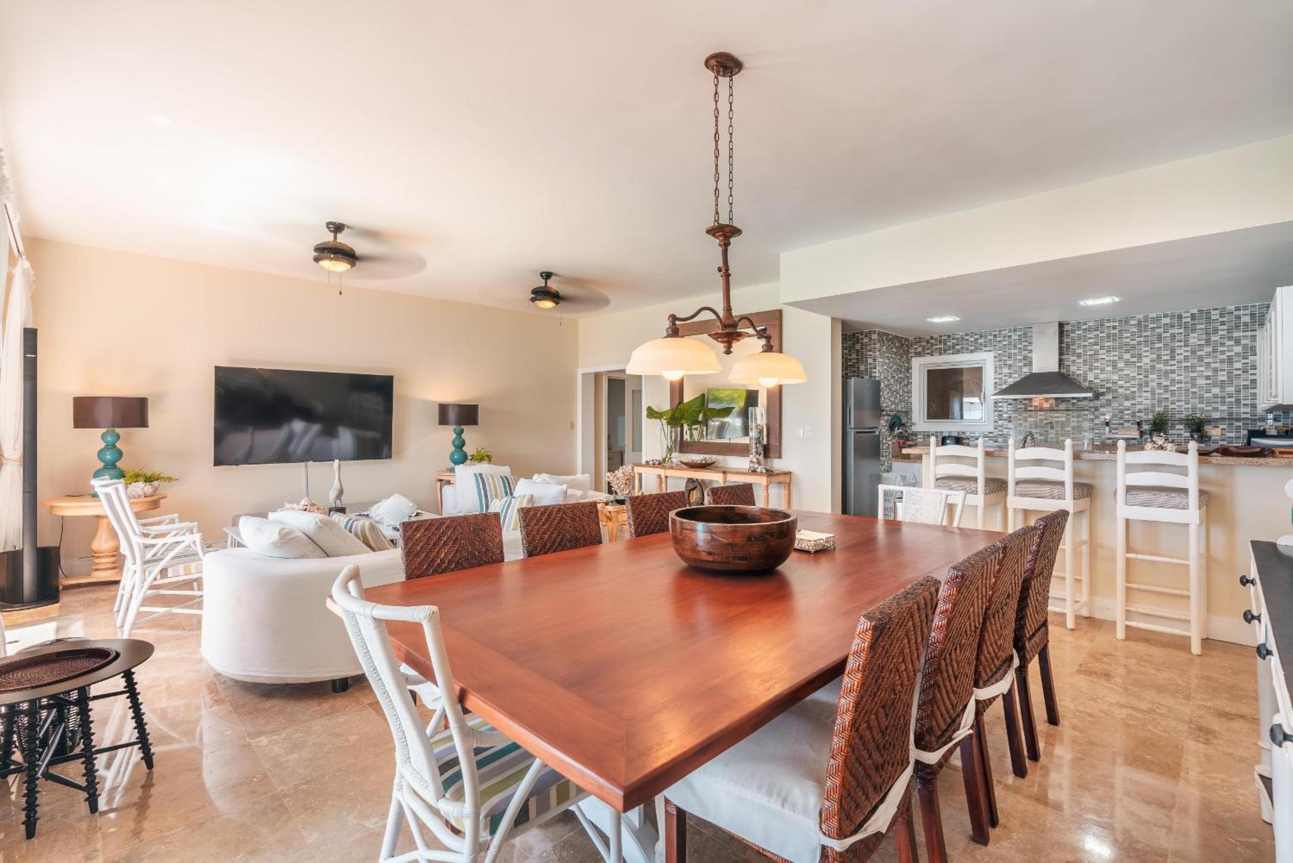 Magnificent villa with ocean view in Puerto Bahia