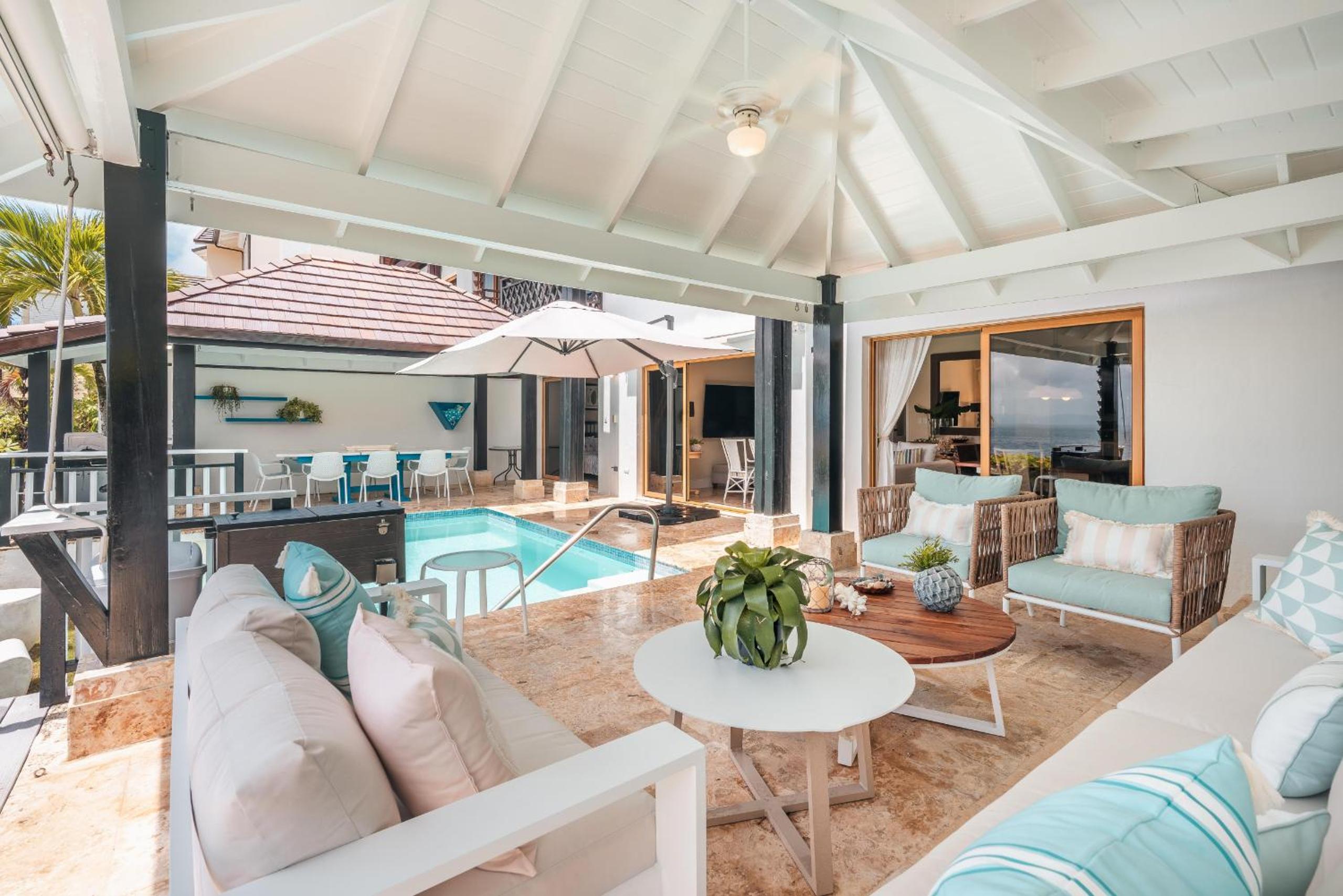 Magnificent villa with ocean view in Puerto Bahia