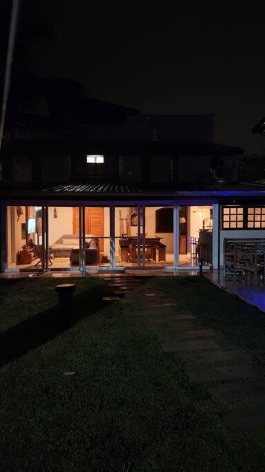 Casa pé na areia - Houtain