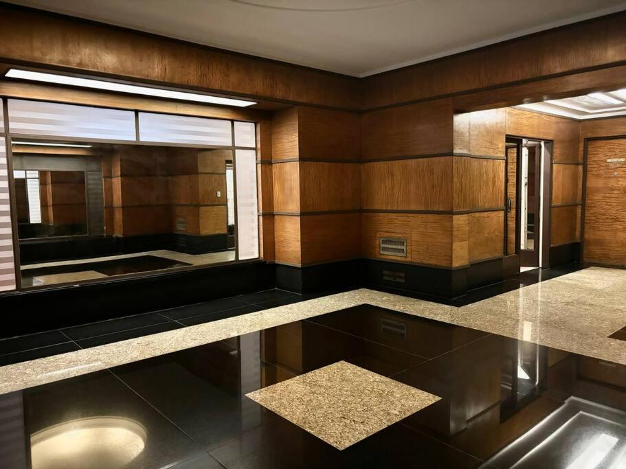 Elegante y amplio departamento