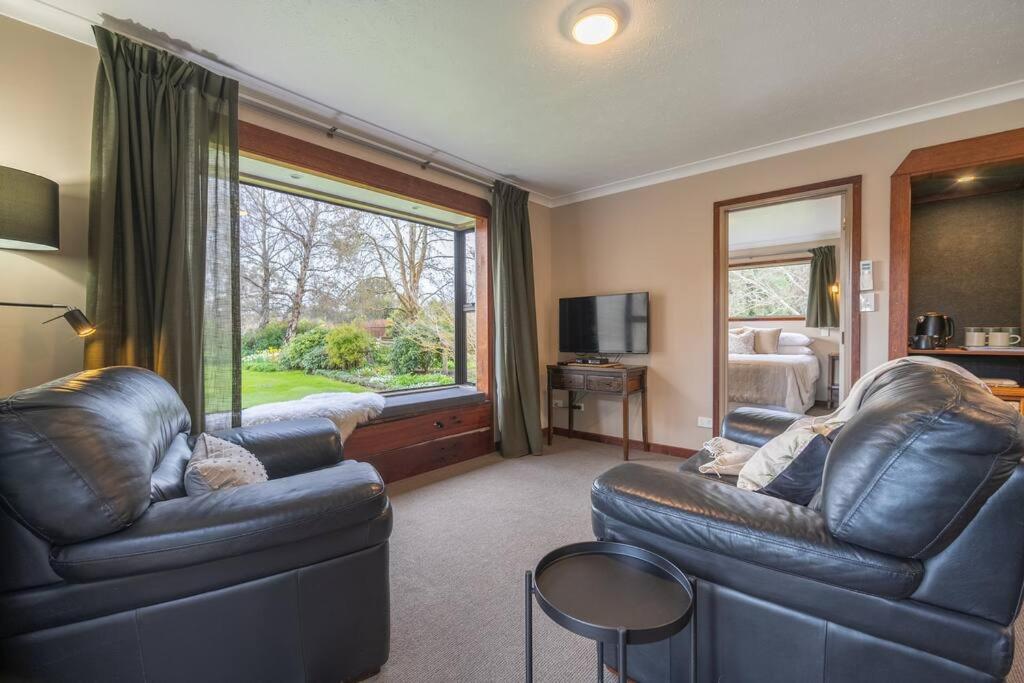 Te Anau Cottage view 2