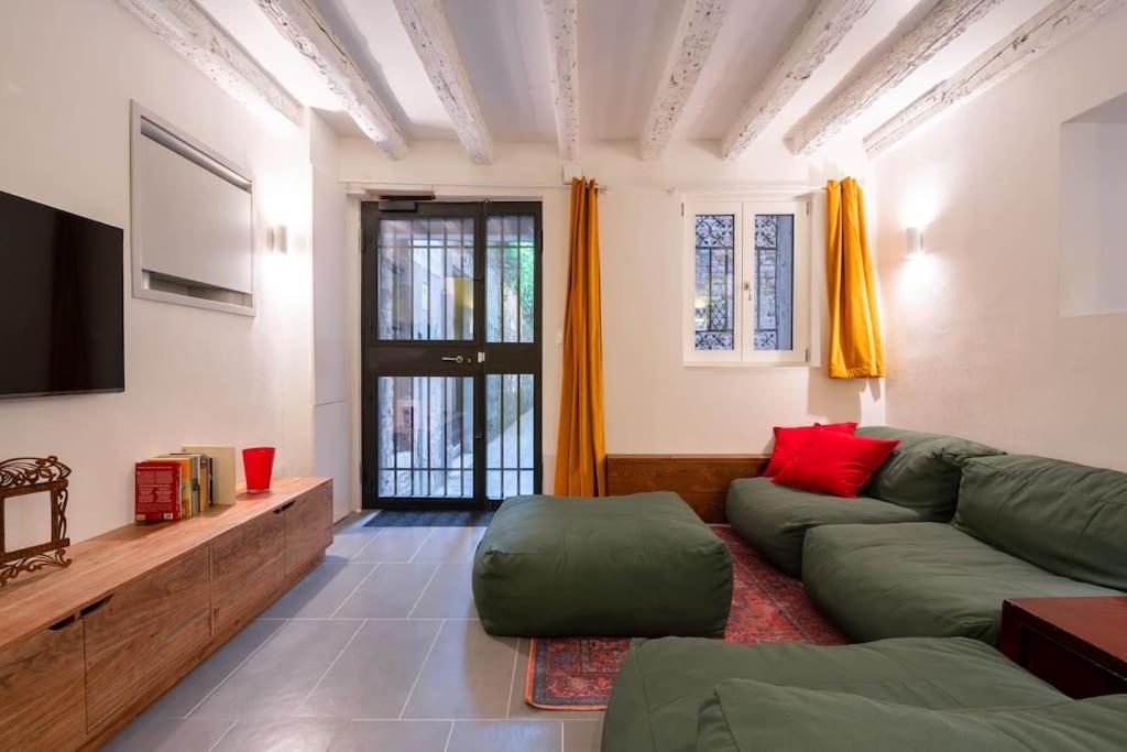 Rialto Green Design Apartment