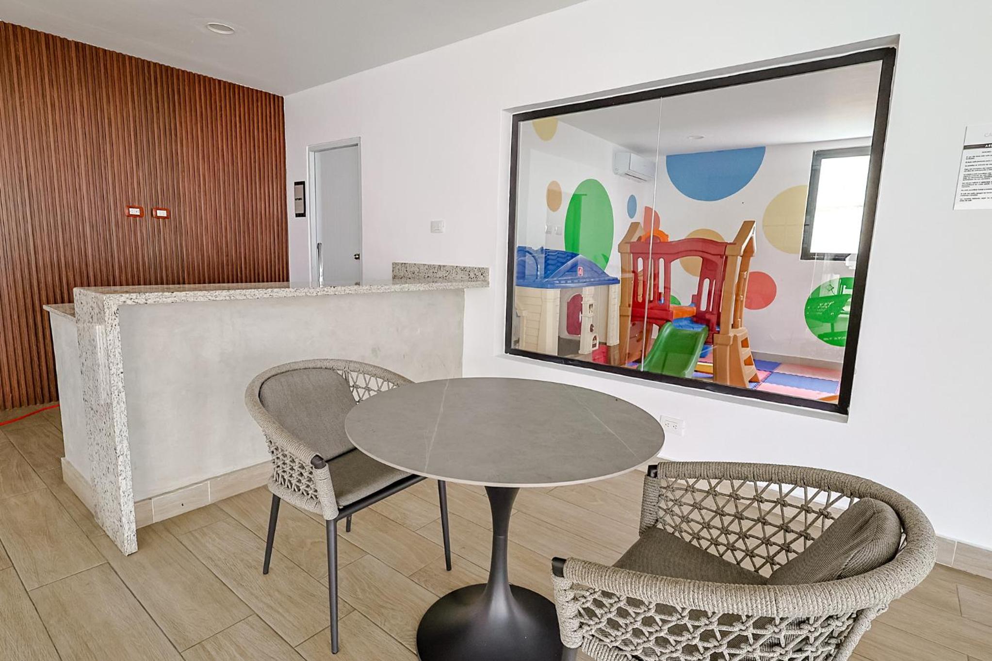 Cozy, Centric 1BR Condo, Pool view 4