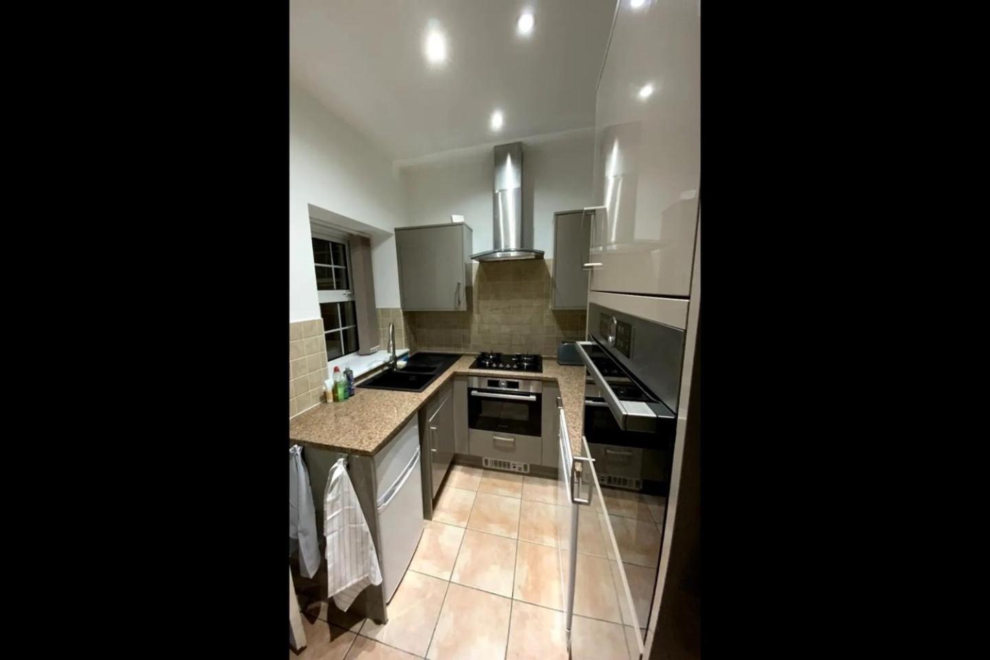 Centrally located, beautifully presented apartment