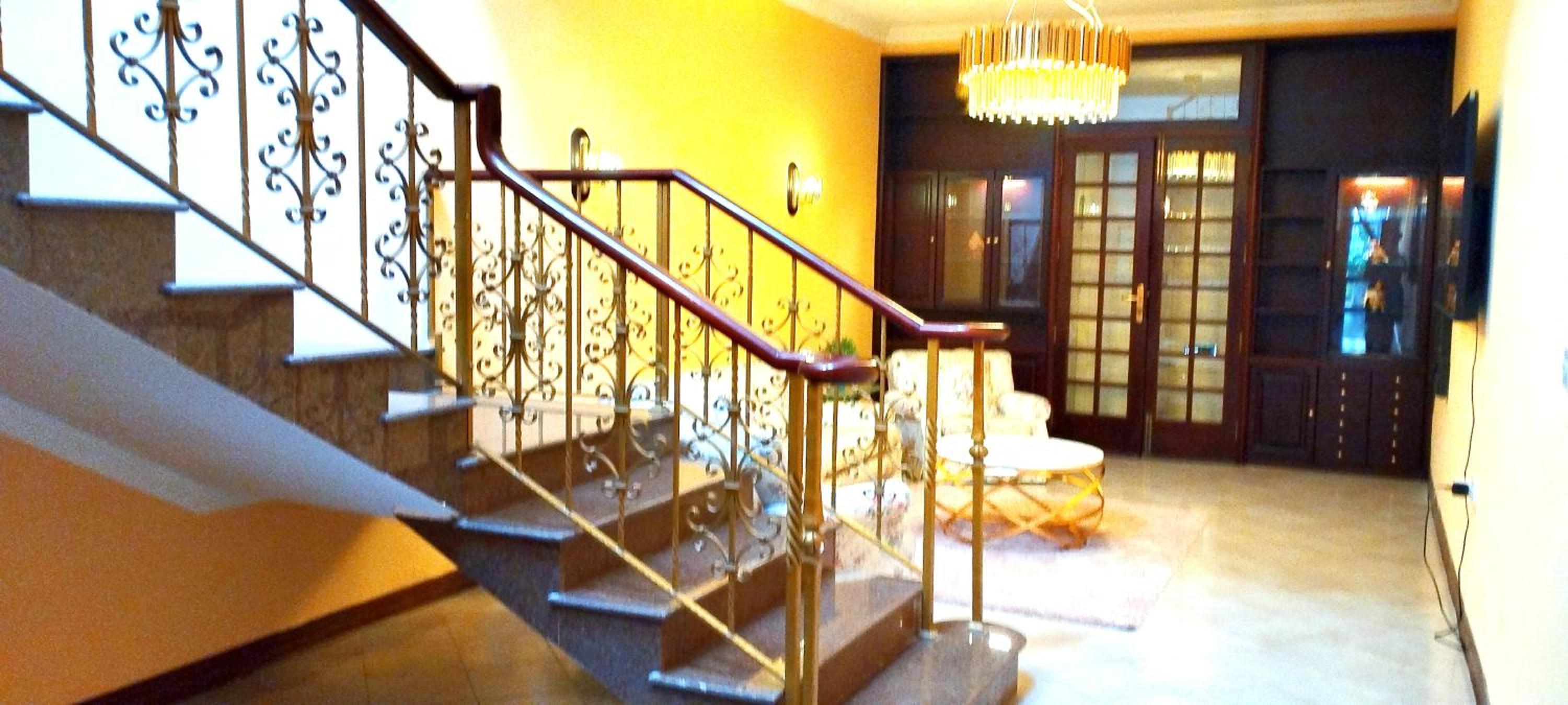 Santa Rita of Victoria majestic townhouse view 5