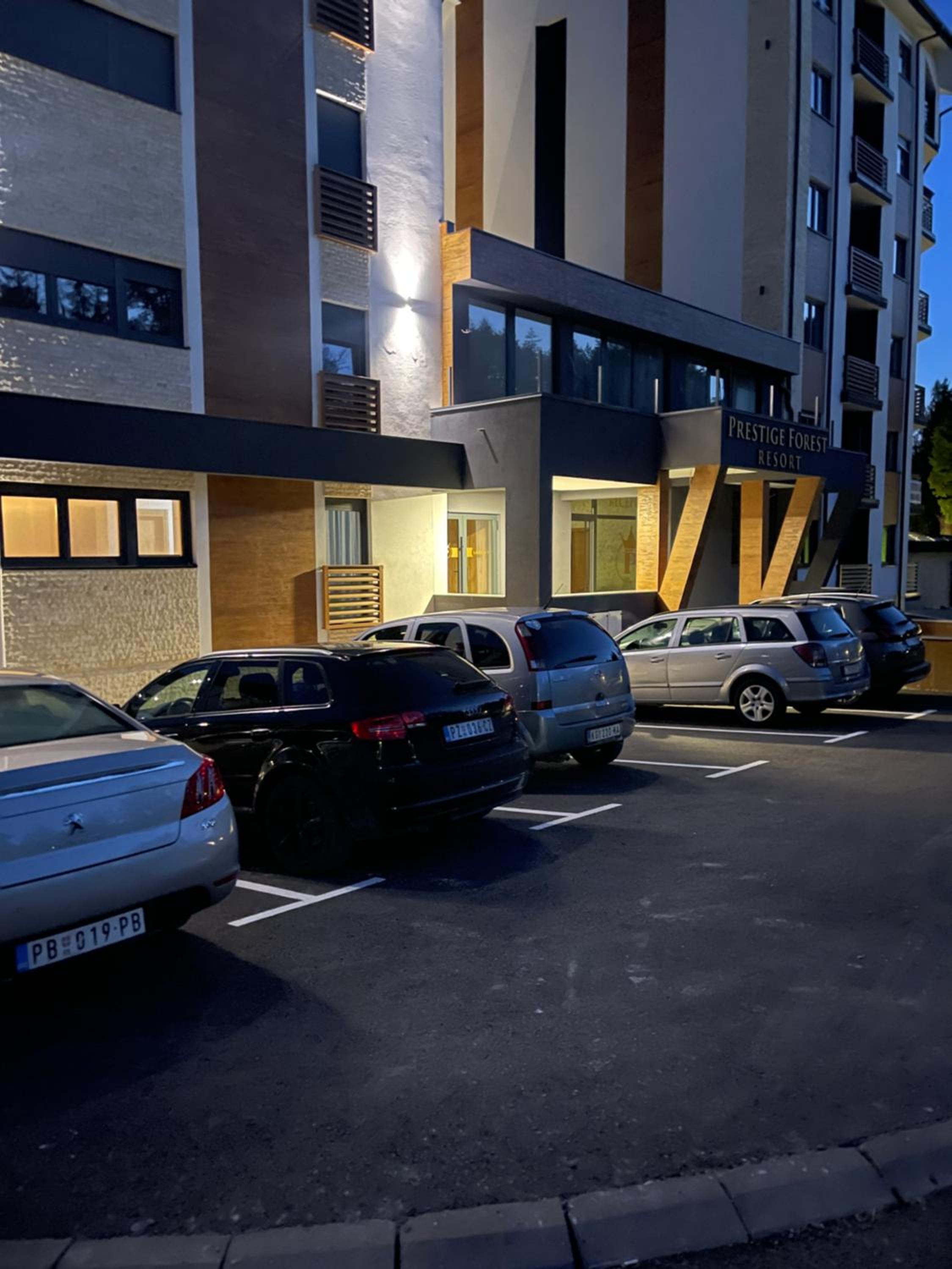 Photo 10