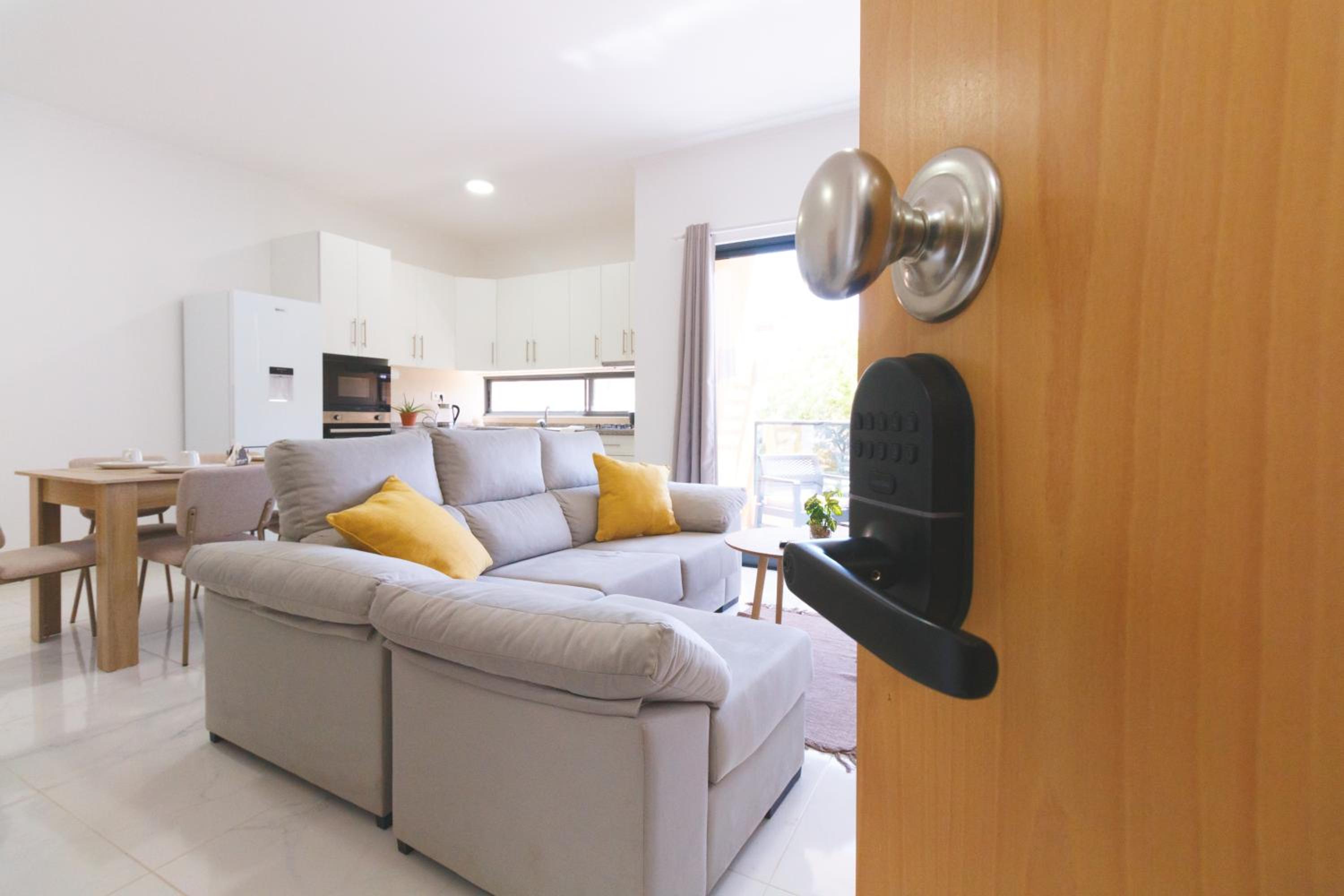 Brand New Spacious T3 Apartment in Santa Maria