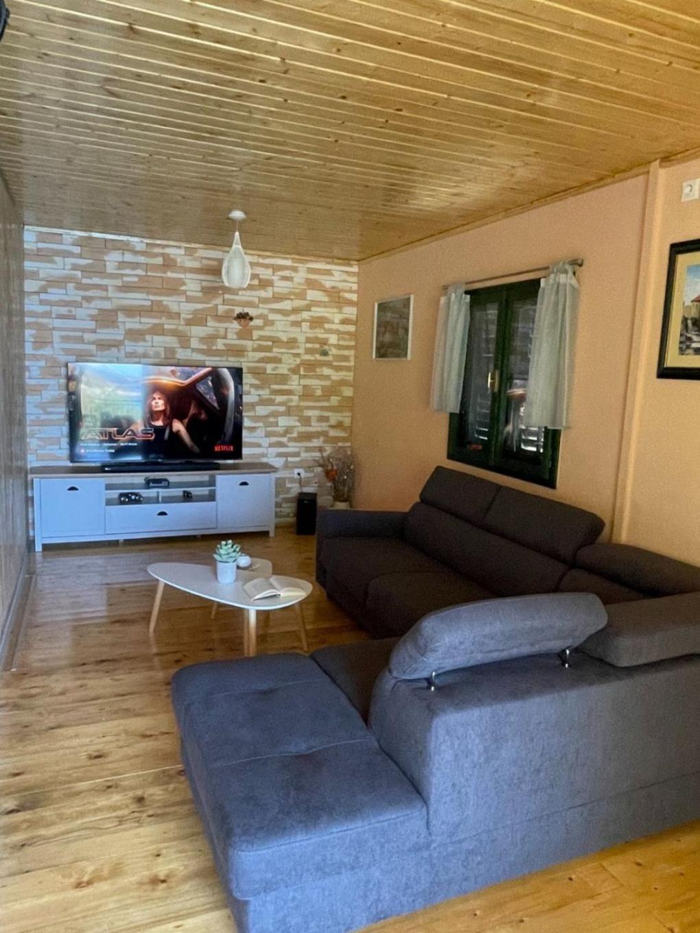House Momento view 5