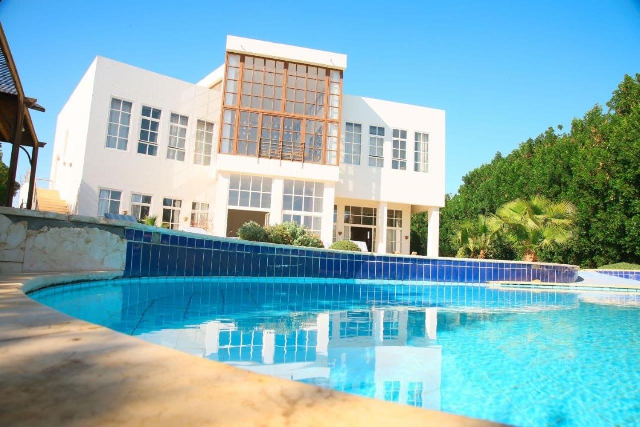 White villa phase2 - Elgouna 5BD view 2