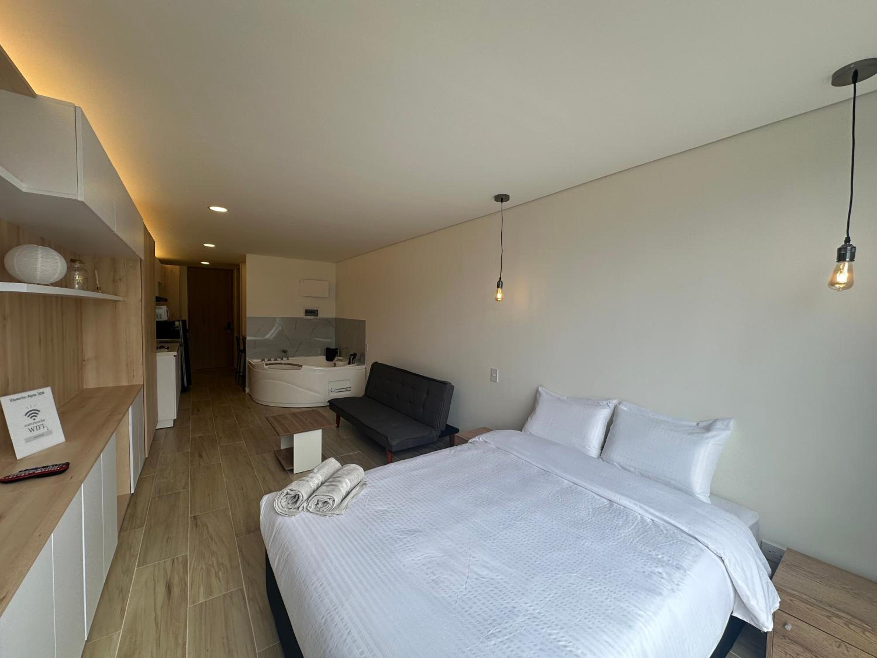 Apartaestudio con Jacuzzi privado y vista a las montanas!