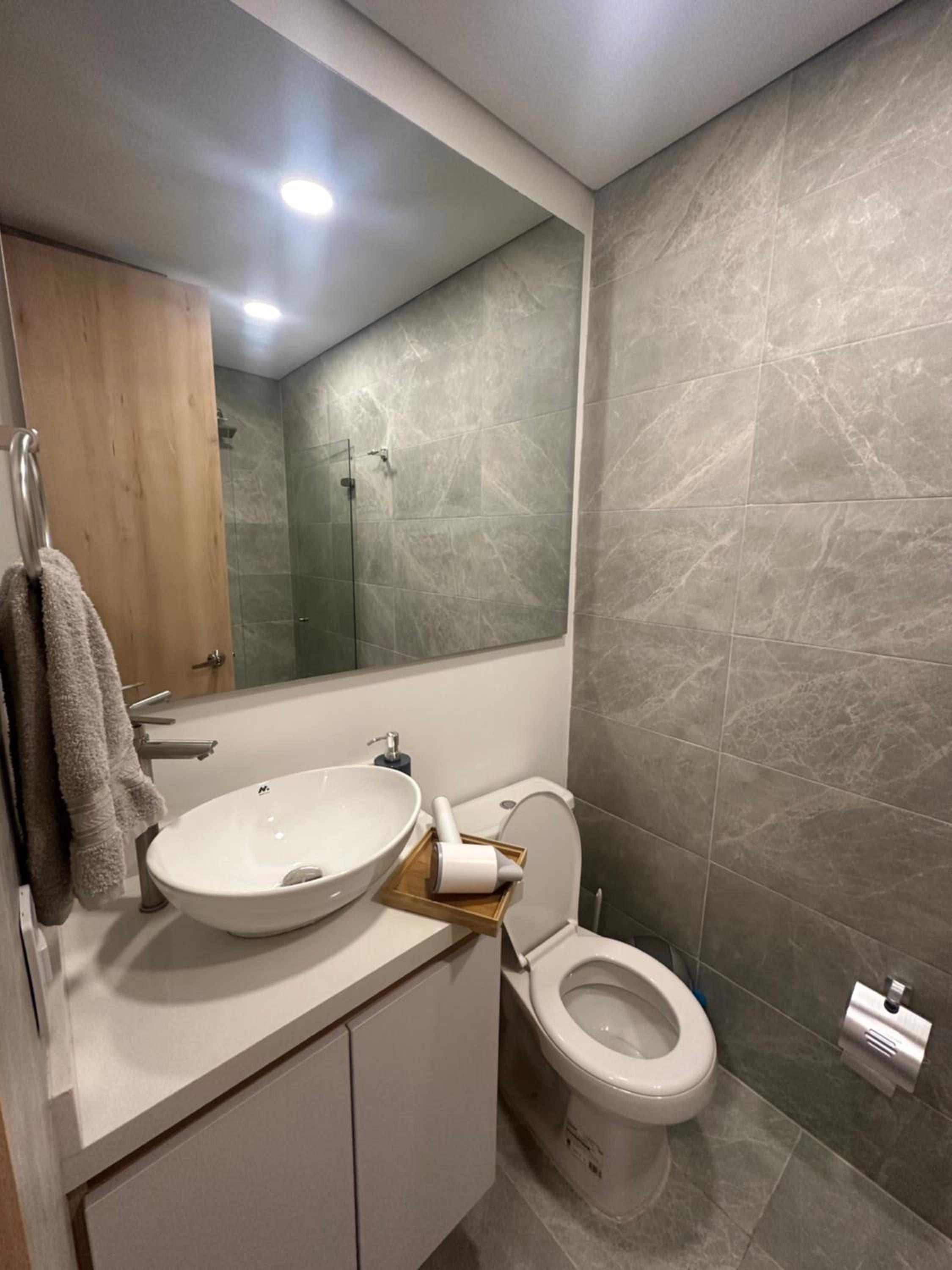 Apartaestudio con Jacuzzi privado y vista a las montanas!