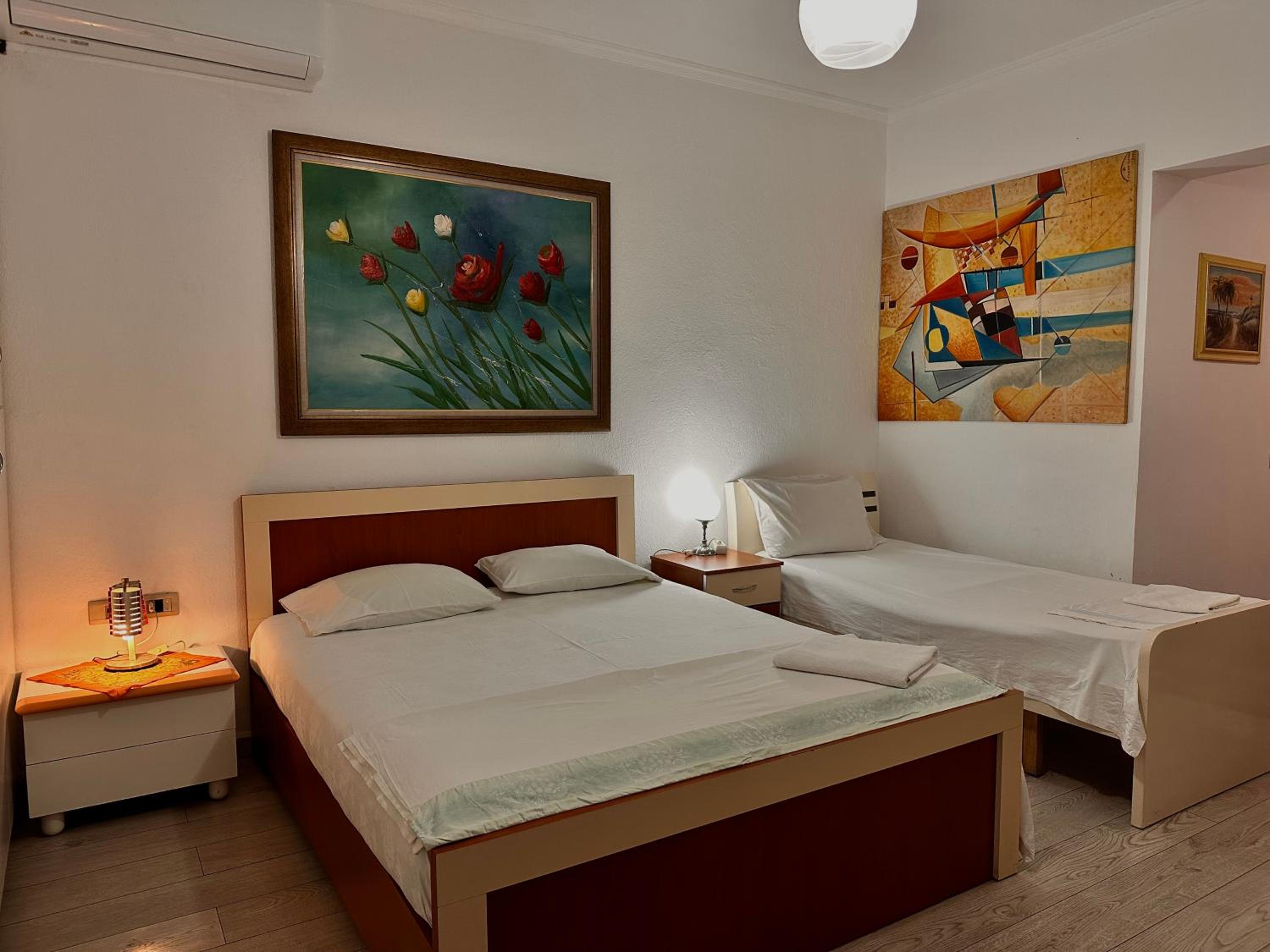 Grand House Rooms