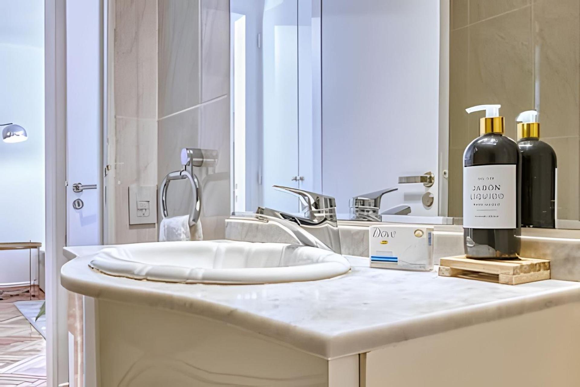 Exceptional 1BR w/Pool & 300MB WiFi Best Palermo