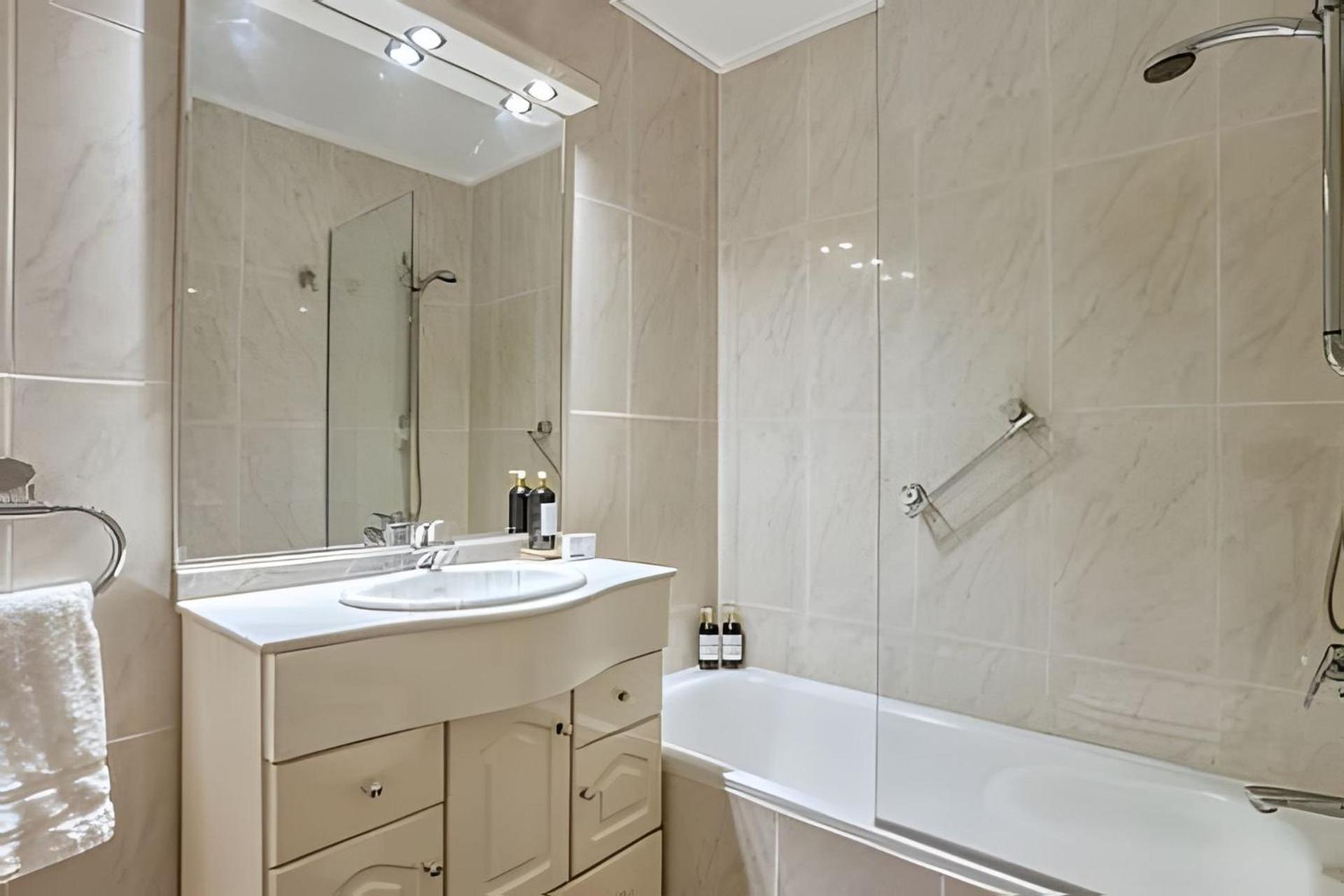 Exceptional 1BR w/Pool & 300MB WiFi Best Palermo