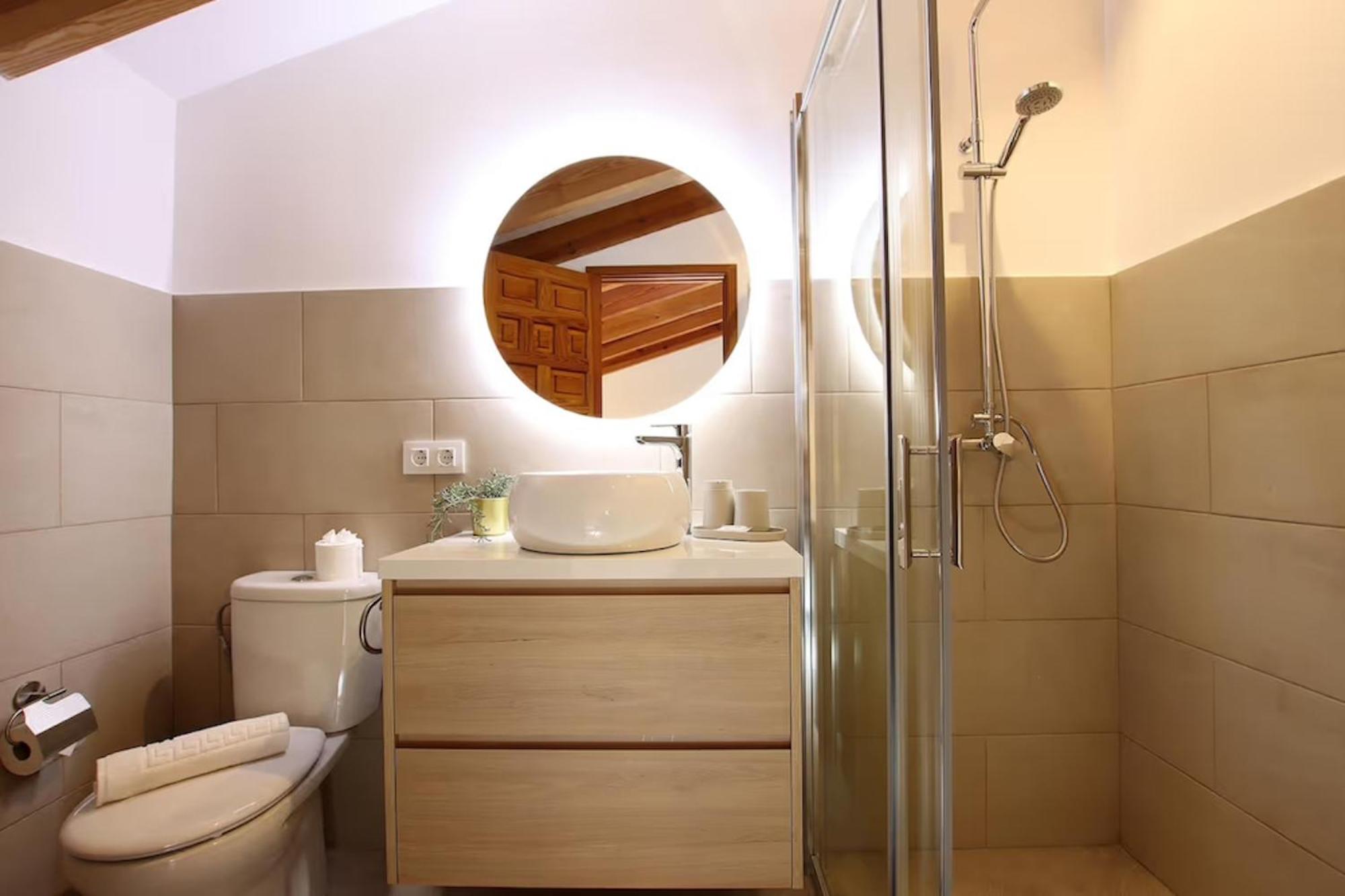 Rustic house recently renovated villa with views to the Pollensa mountains by Renthousing