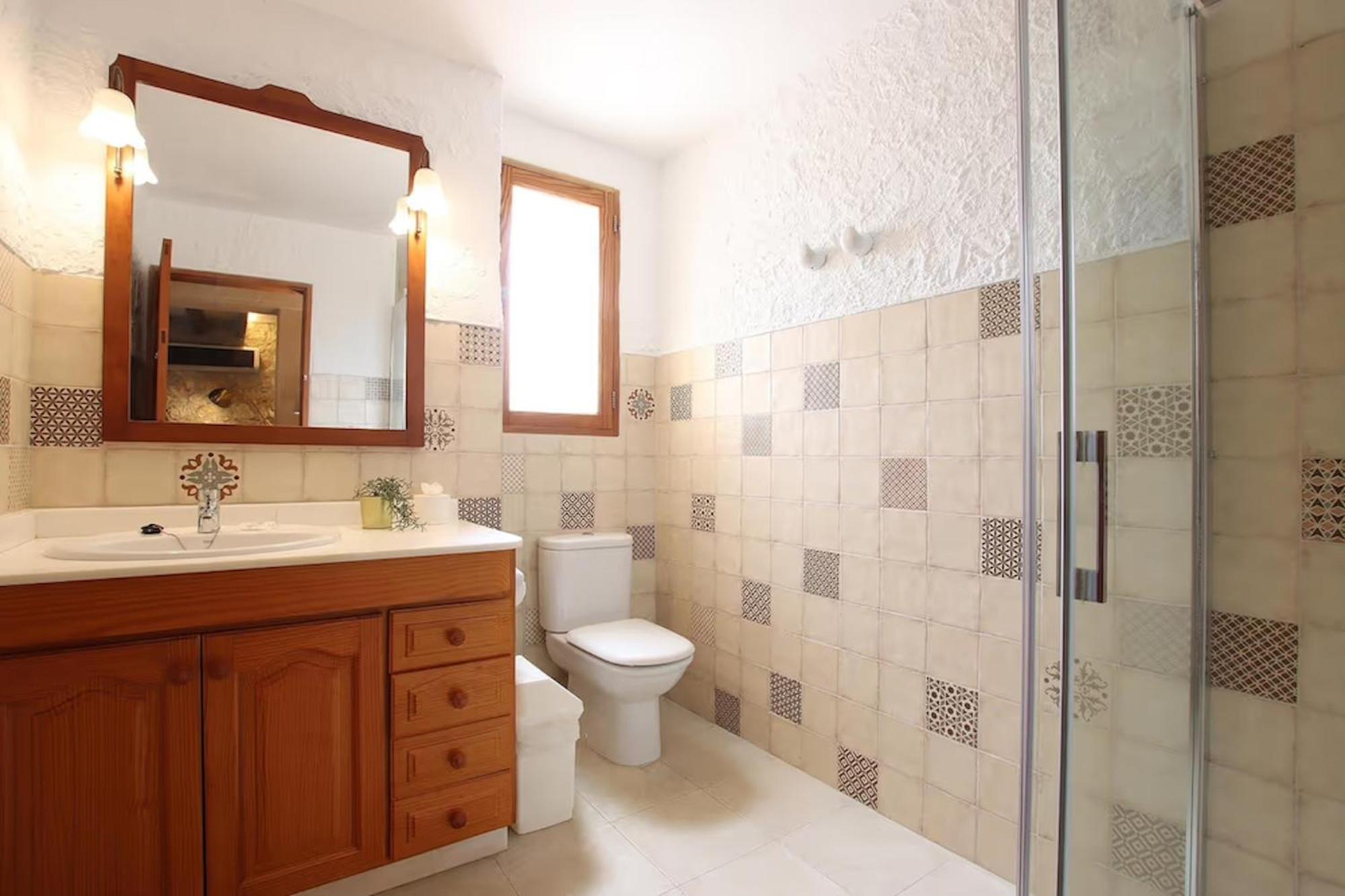 Rustic house recently renovated villa with views to the Pollensa mountains by Renthousing