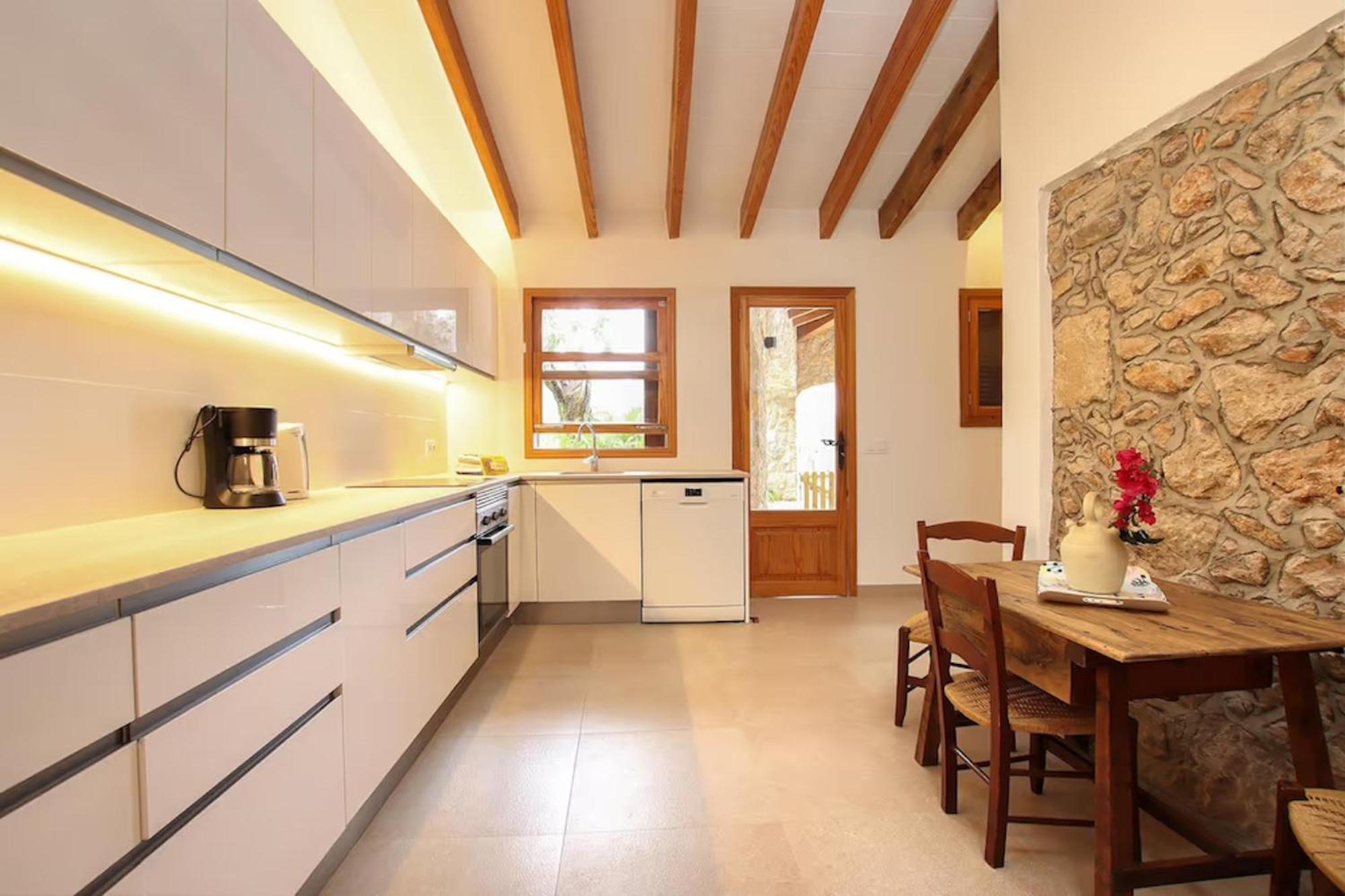 Rustic house recently renovated villa with views to the Pollensa mountains by Renthousing