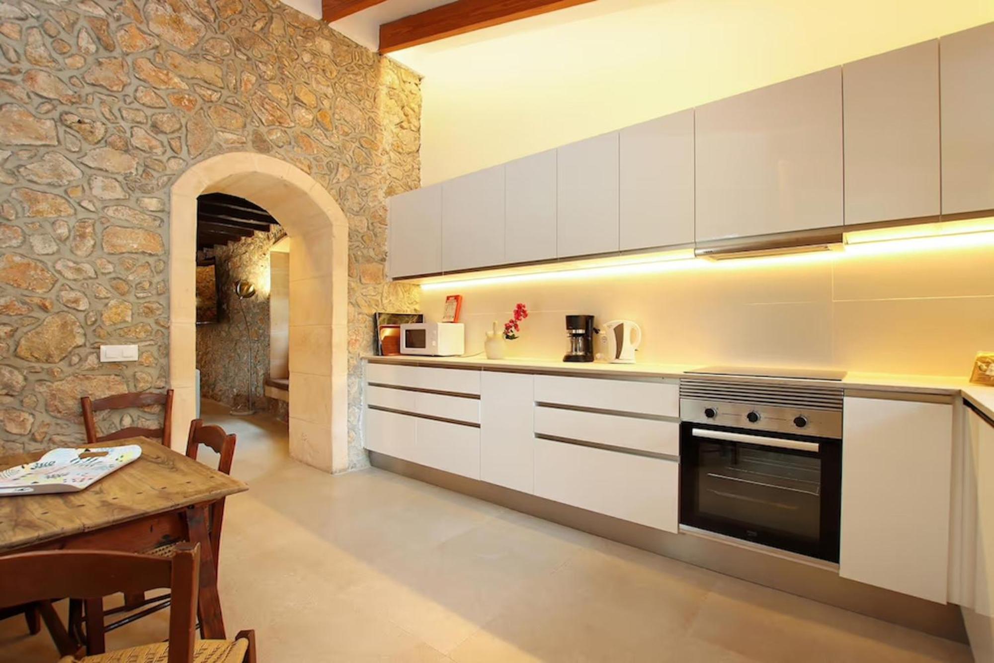 Rustic house recently renovated villa with views to the Pollensa mountains by Renthousing
