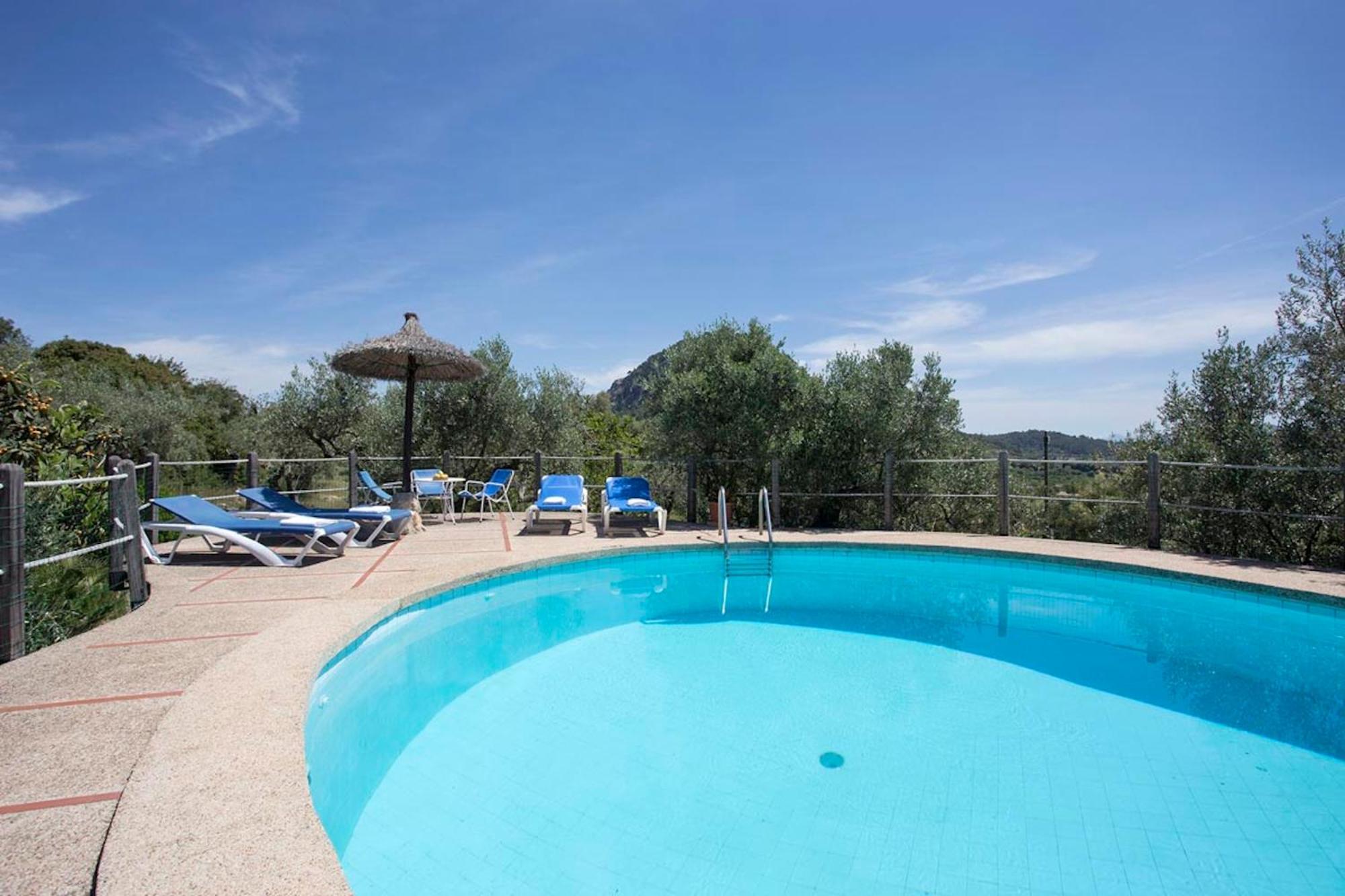 Rustic house recently renovated villa with views to the Pollensa mountains by Renthousing