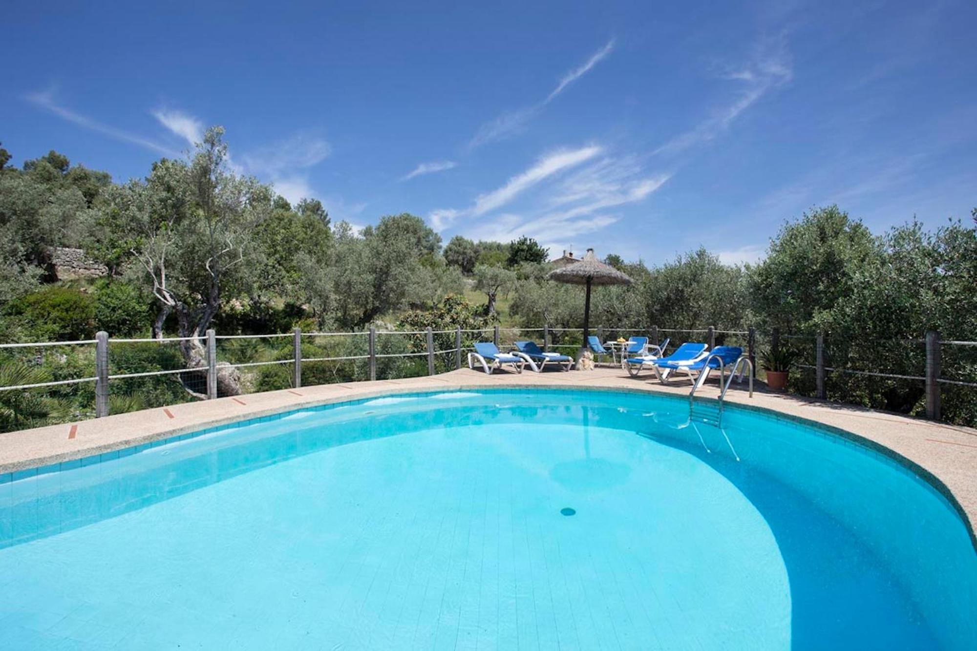 Rustic house recently renovated villa with views to the Pollensa mountains by Renthousing