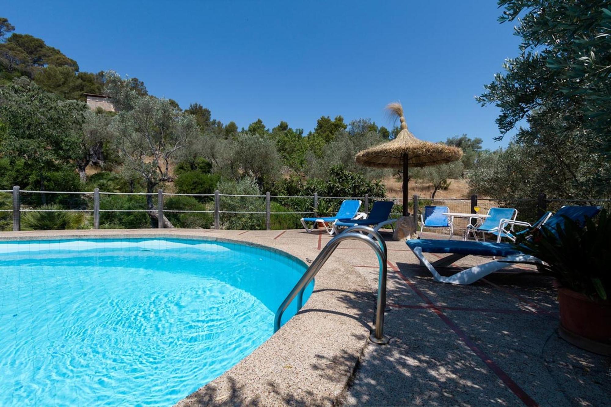 Rustic house recently renovated villa with views to the Pollensa mountains by Renthousing