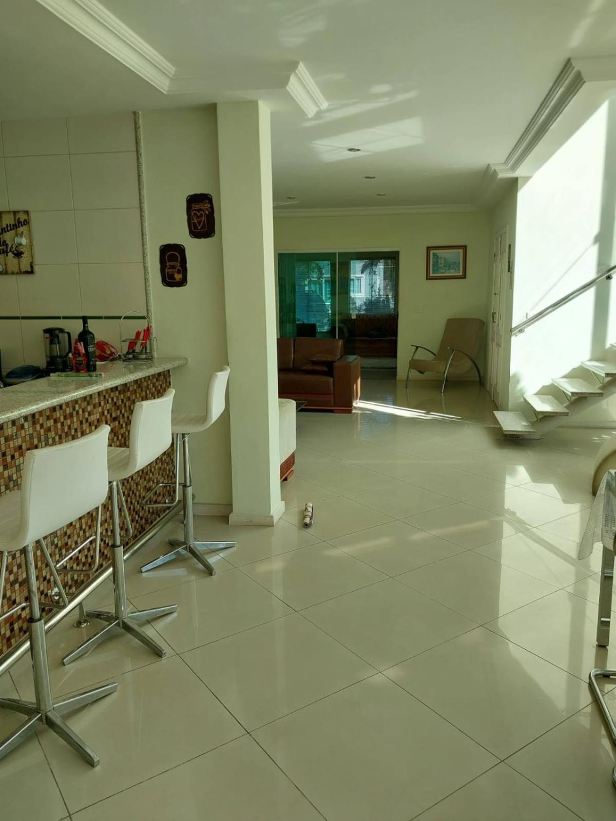 Casa Ampla com praia Reservada