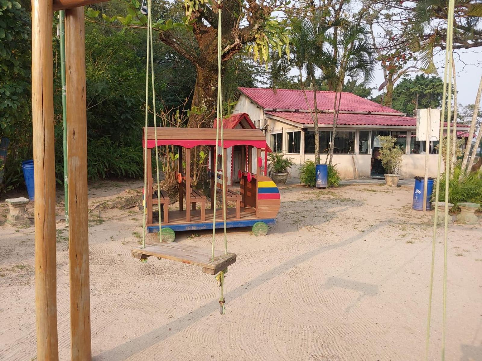 Casa Ampla com praia Reservada