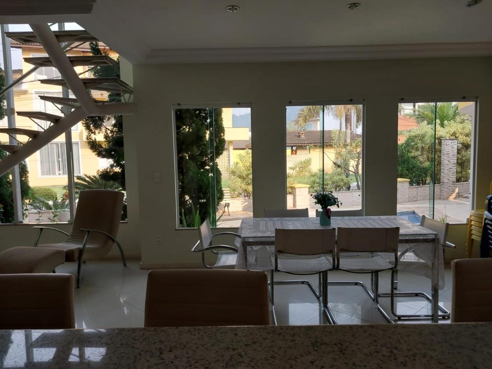 Casa Ampla com praia Reservada