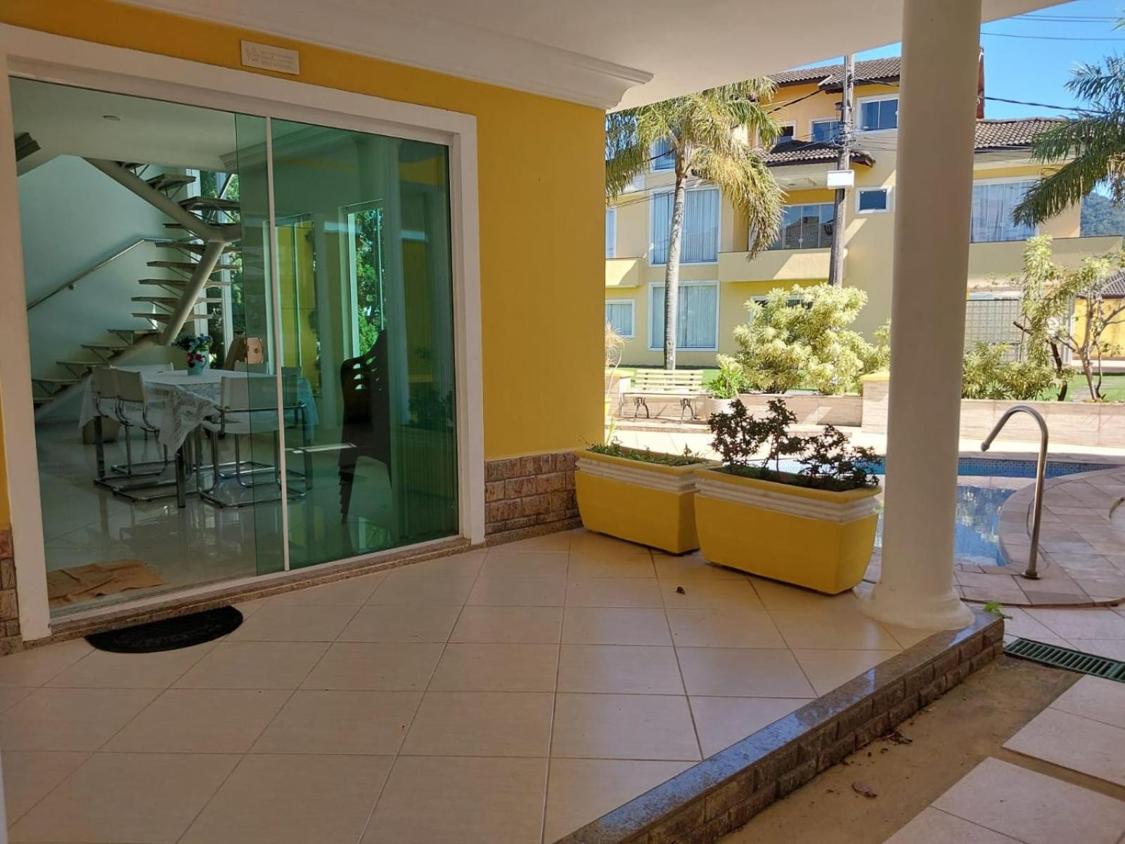 Casa Ampla com praia Reservada